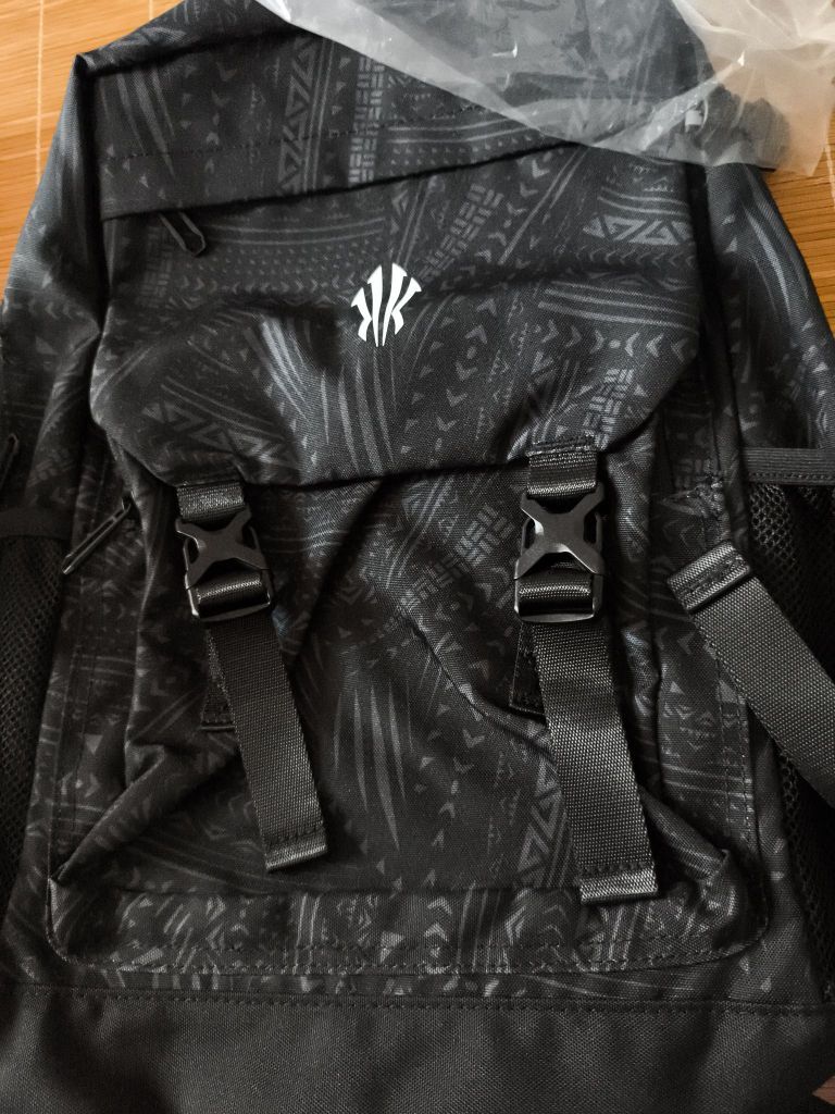 安踏性价比书包