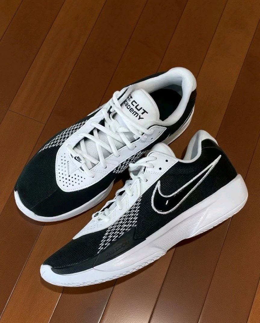👟 黑白极简风，这双Nike真的穿不腻！