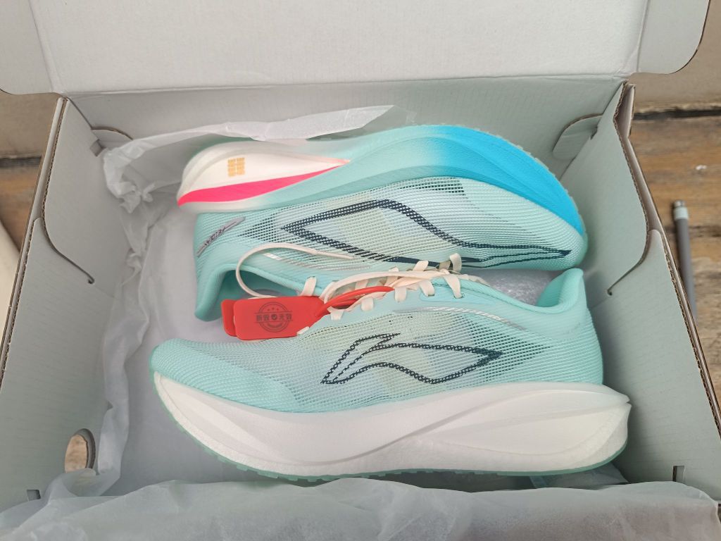 李宁飞电5C综合评价飞电5C作为碳板竞速