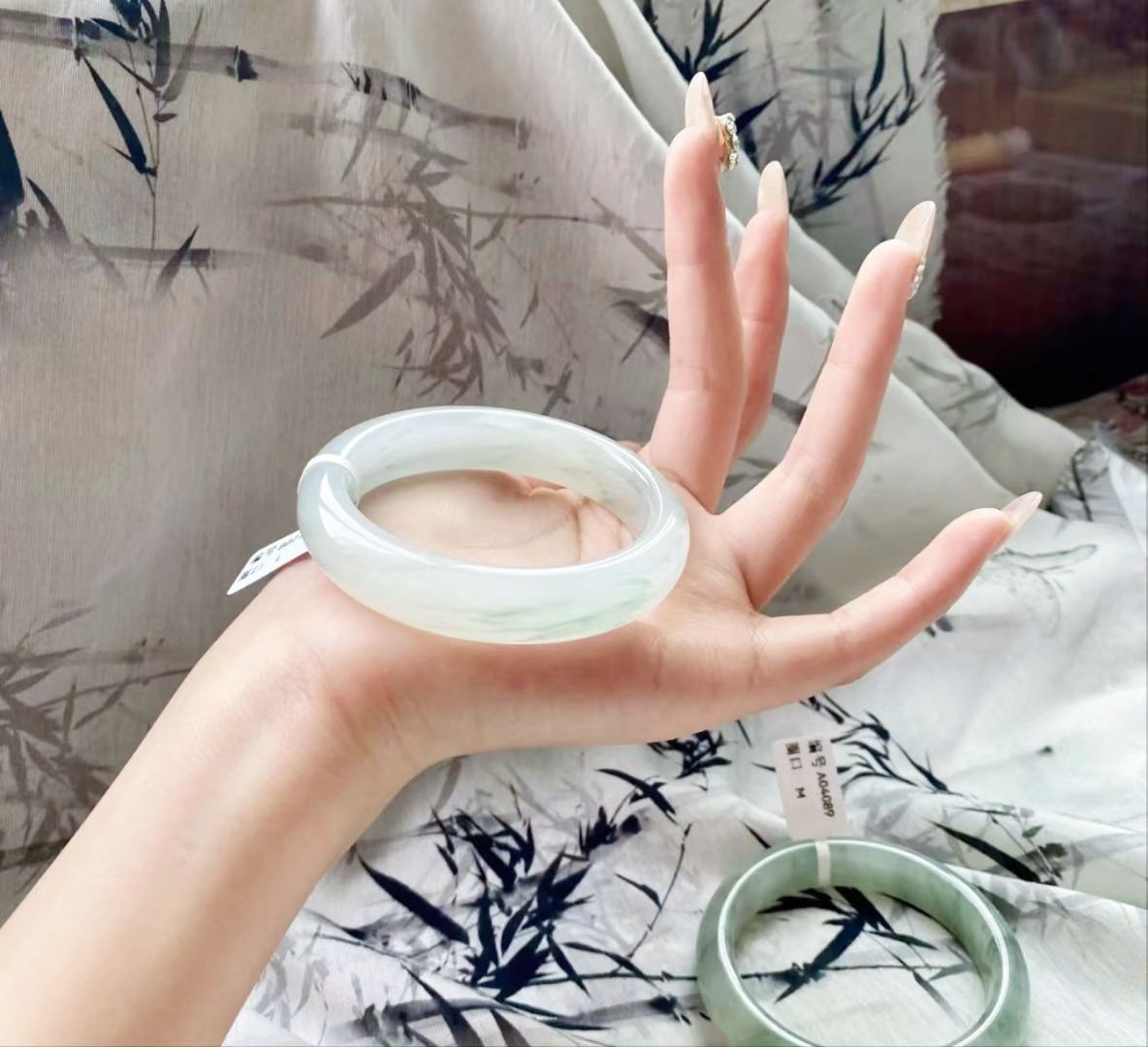 挖到宝啦💞敲好看的清冷感玉镯~