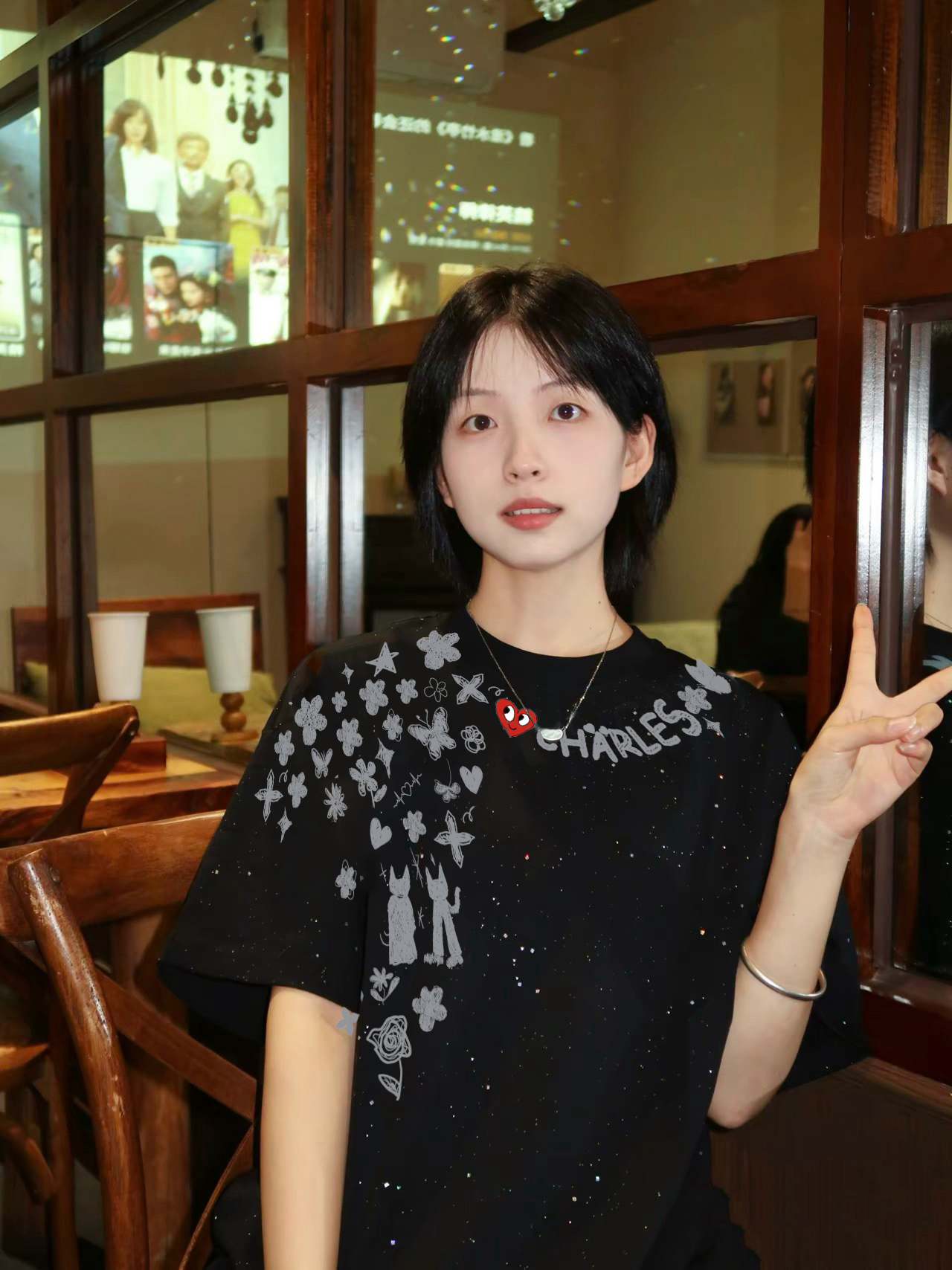 ✨自带滤镜的满天星 T 恤！黄皮姐妹也能穿出白到发光感～