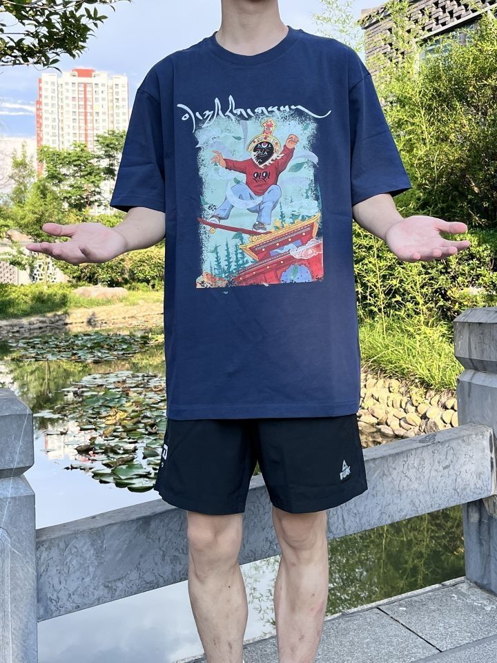 潮出彩的印花T恤！！