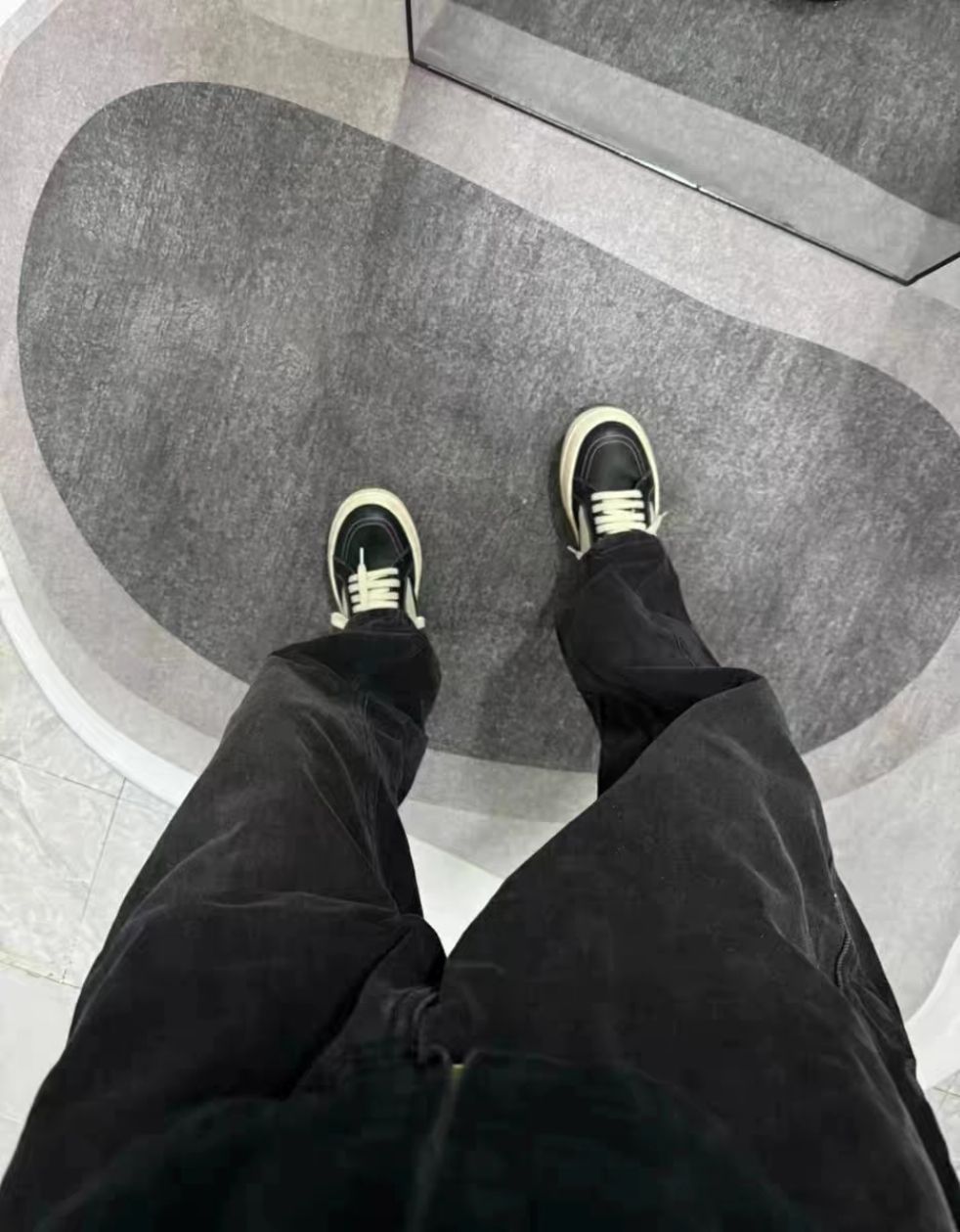 黑白拼色复古板鞋1增高
显
瘦 百搭王炸款
