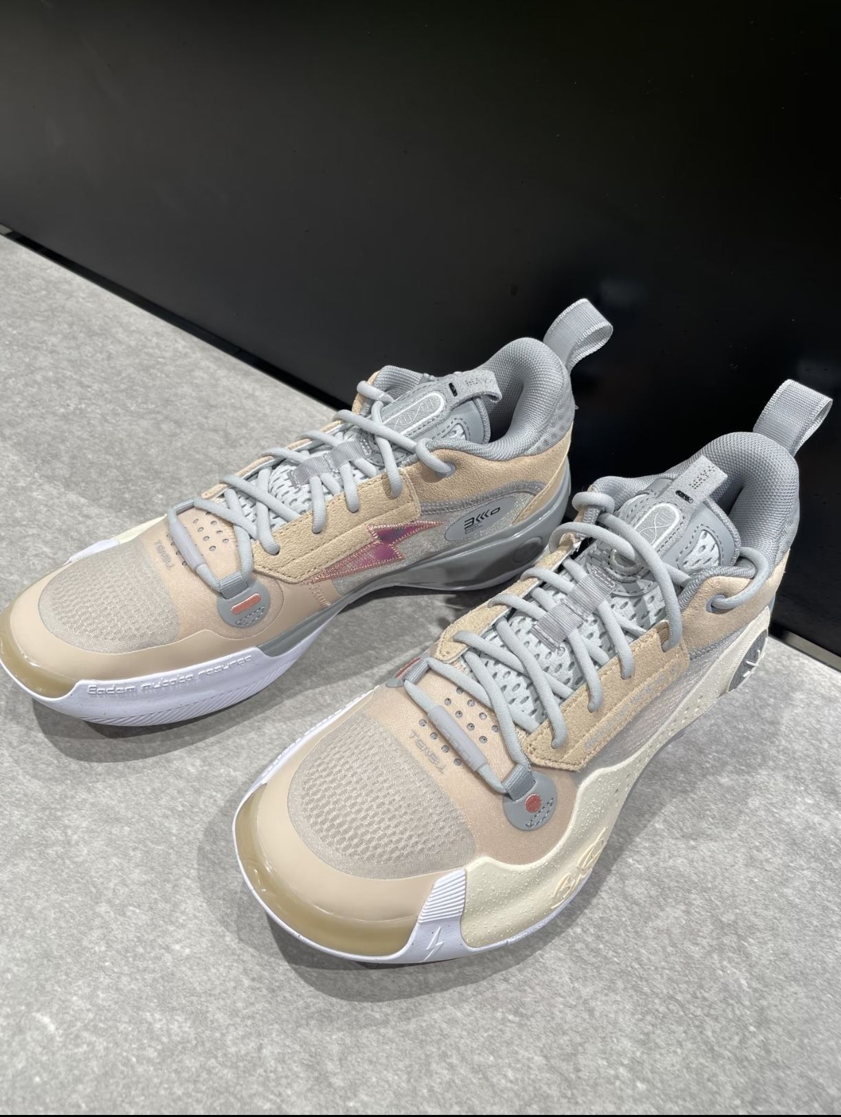 🏀开箱这双韦德之道10，真的有点上头！