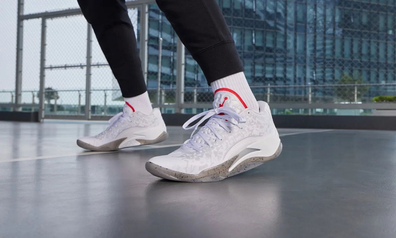 ⛹️♂️夏日运动正当时,速速穿上Jordan Zion 3 PF篮球鞋 前往球场大汗淋漓一场