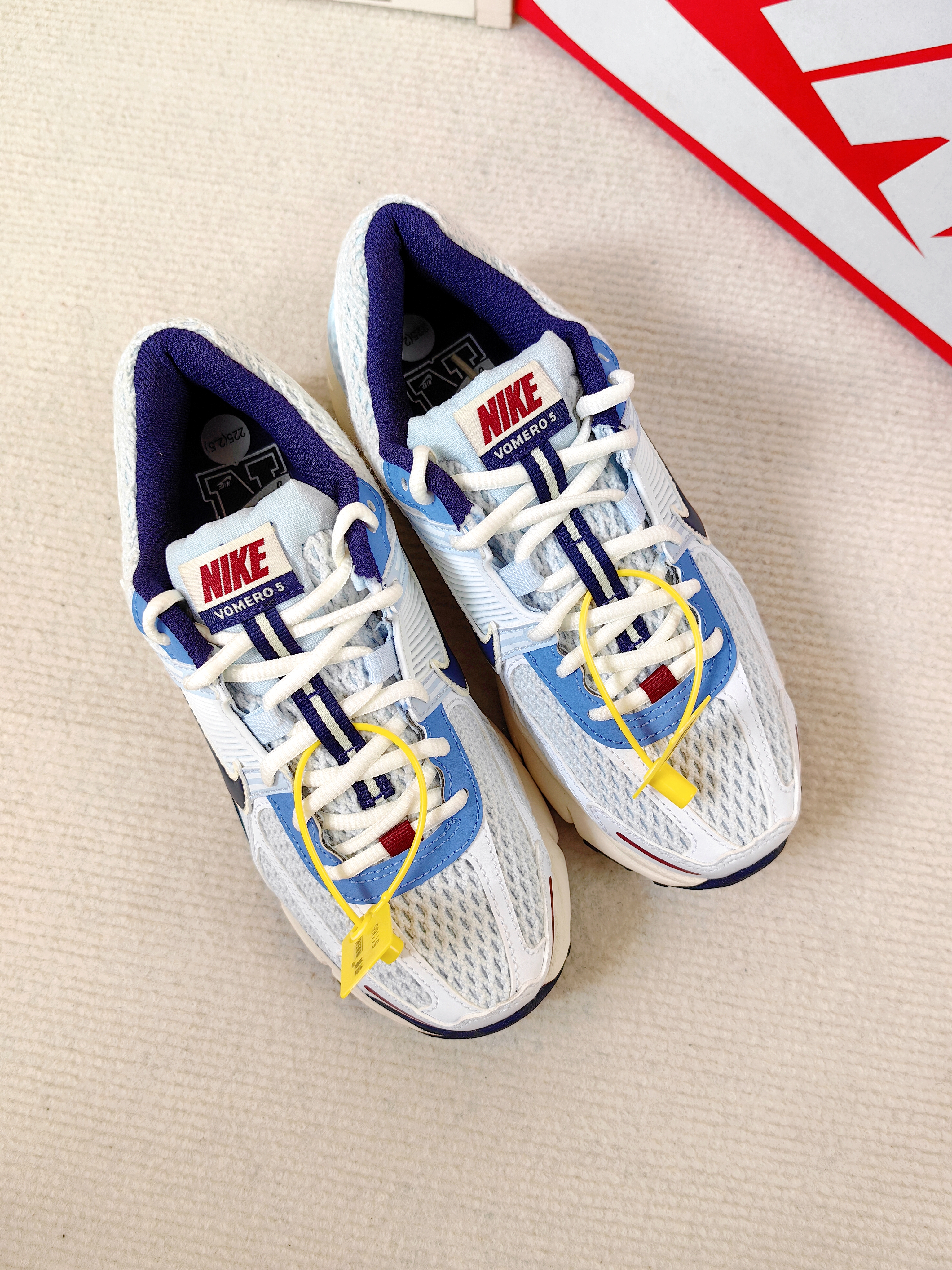 Nike Vomero 5出街💥蓝白复古风拉满📸