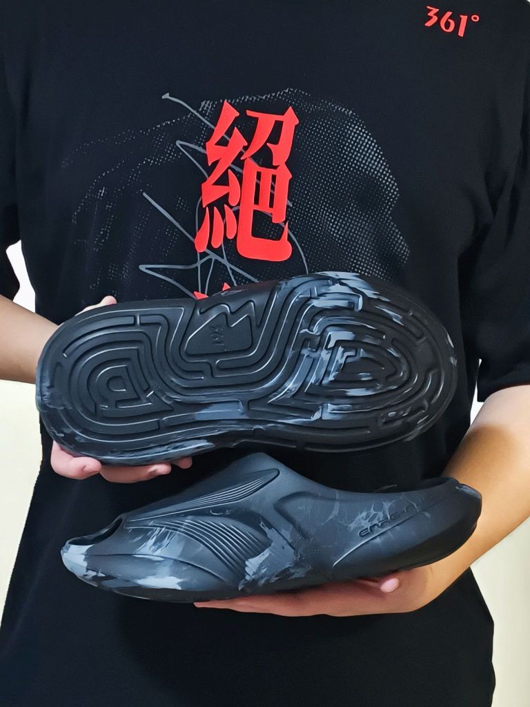 拖鞋推荐——飞飚一字拖