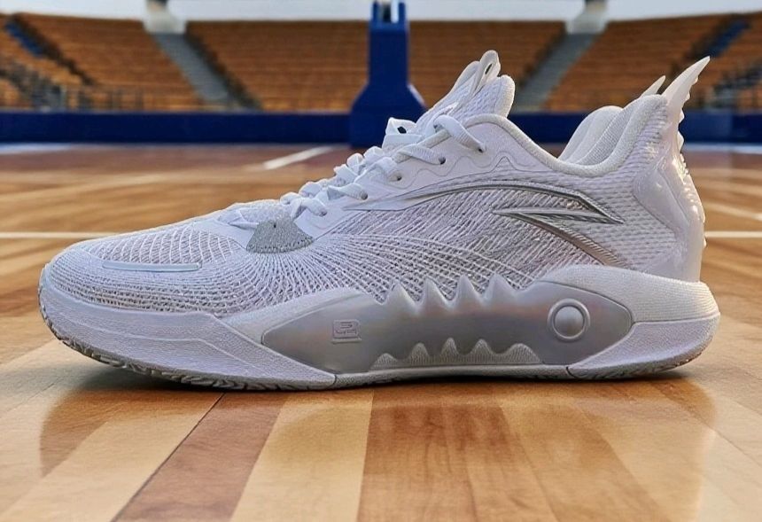 安踏狂潮5篮球鞋：实战与潮流的完美结合