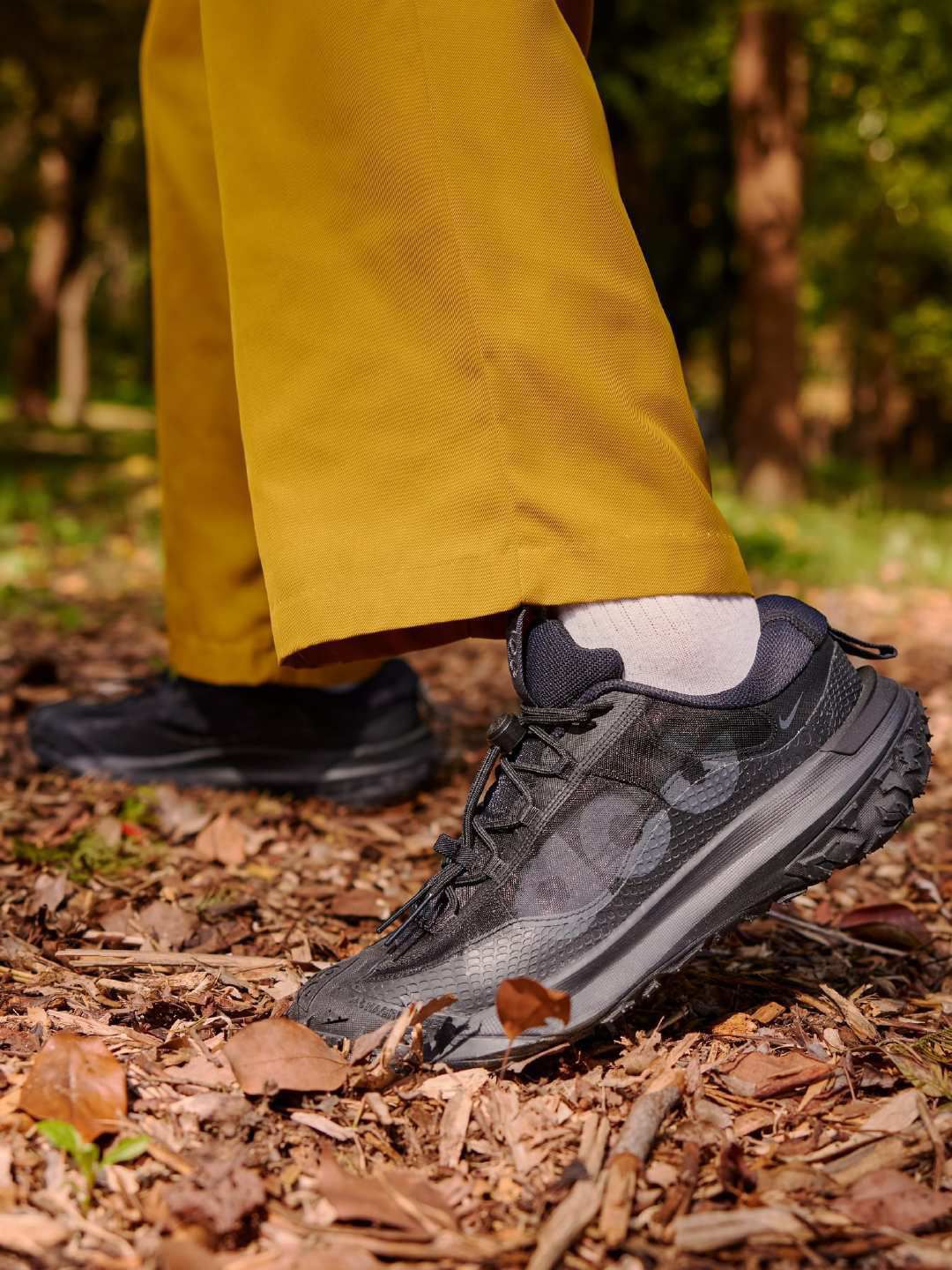 探索一夏，#和nike一起运动#开启丛林冒险
穿上Nike ACG Mountain Fly 2 L