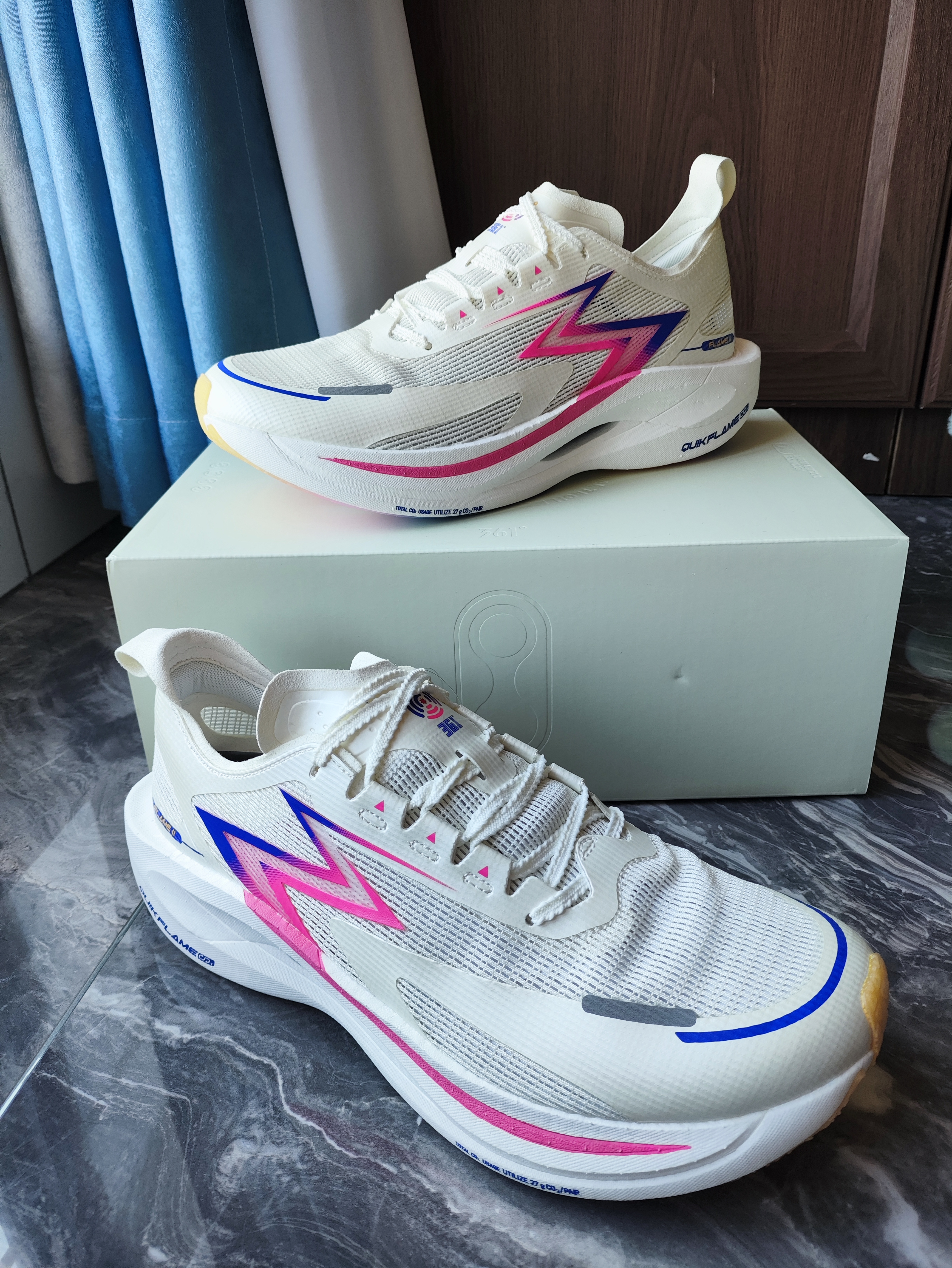 这双跑鞋越“激进”越好用？体测党反而抢疯了！