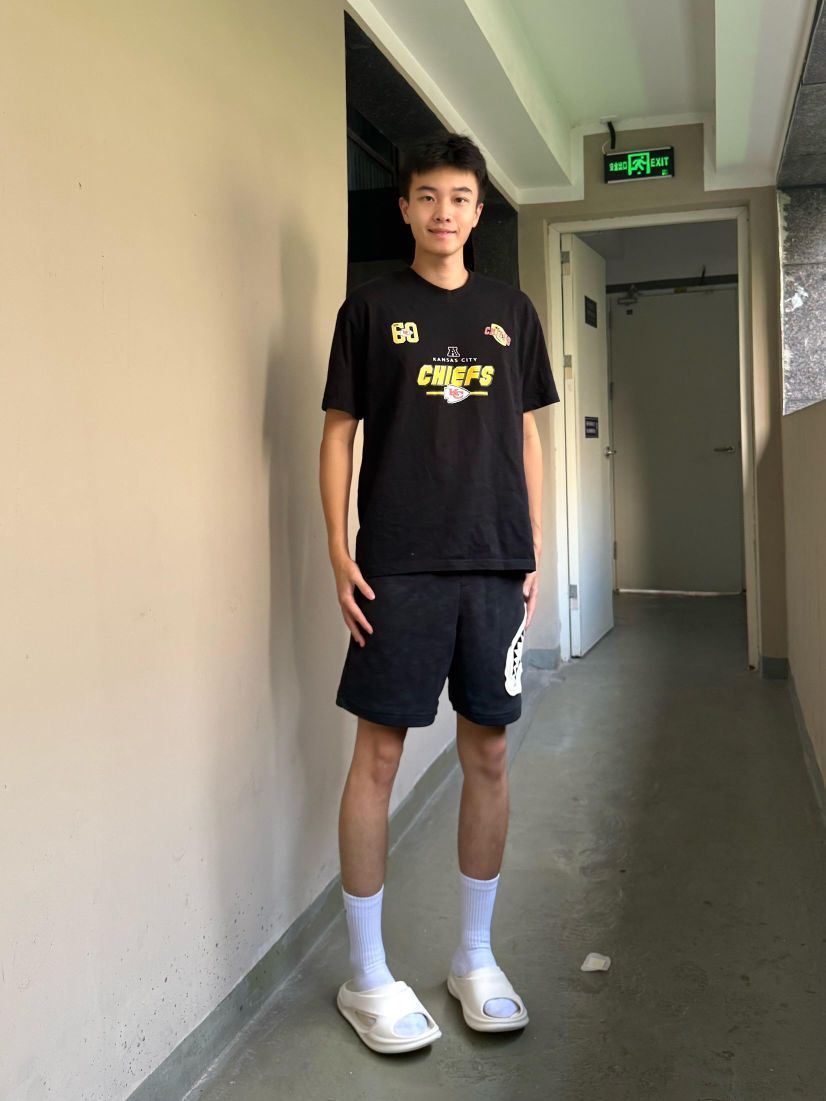 爱穿拖鞋🩴