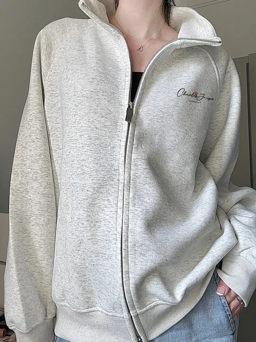🧥立领太显精神!查尔斯桃心卫衣开衫穿出利落感~