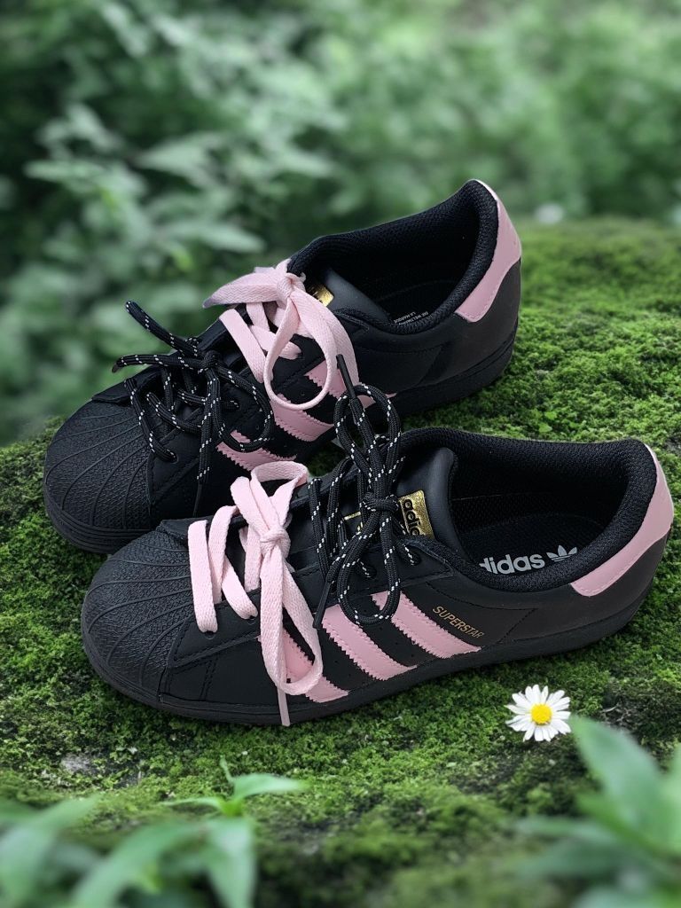 经典永不退场！这双adidas贝壳头板鞋才是百搭之王！