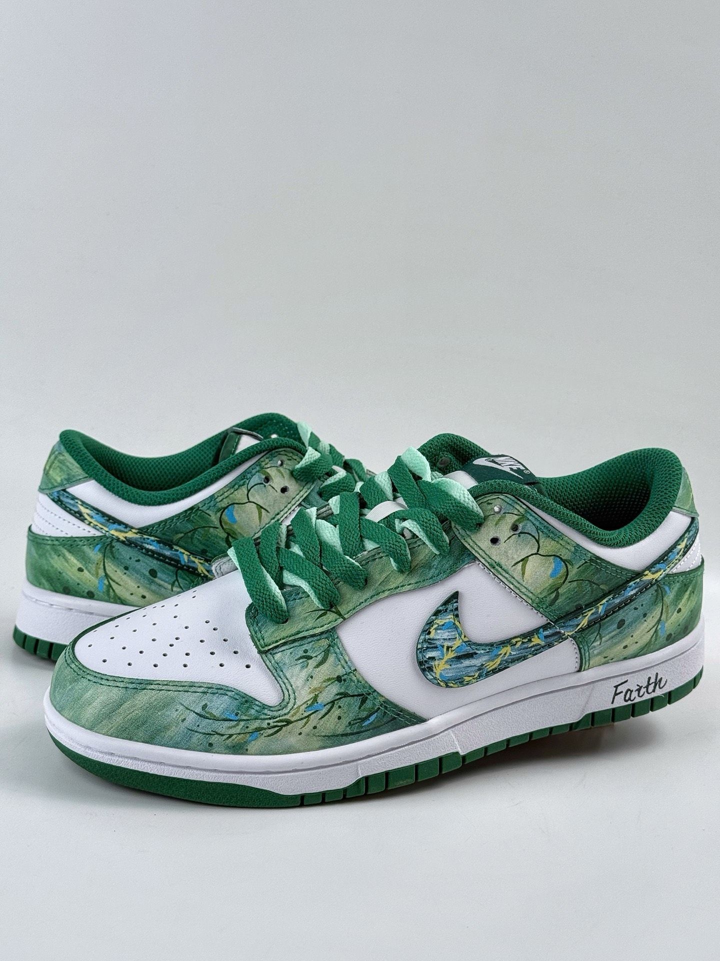 艺术与潮流的碰撞！Nike Dunk 定制款“绿野仙踪”，带你踏入春日美学秘境✨️