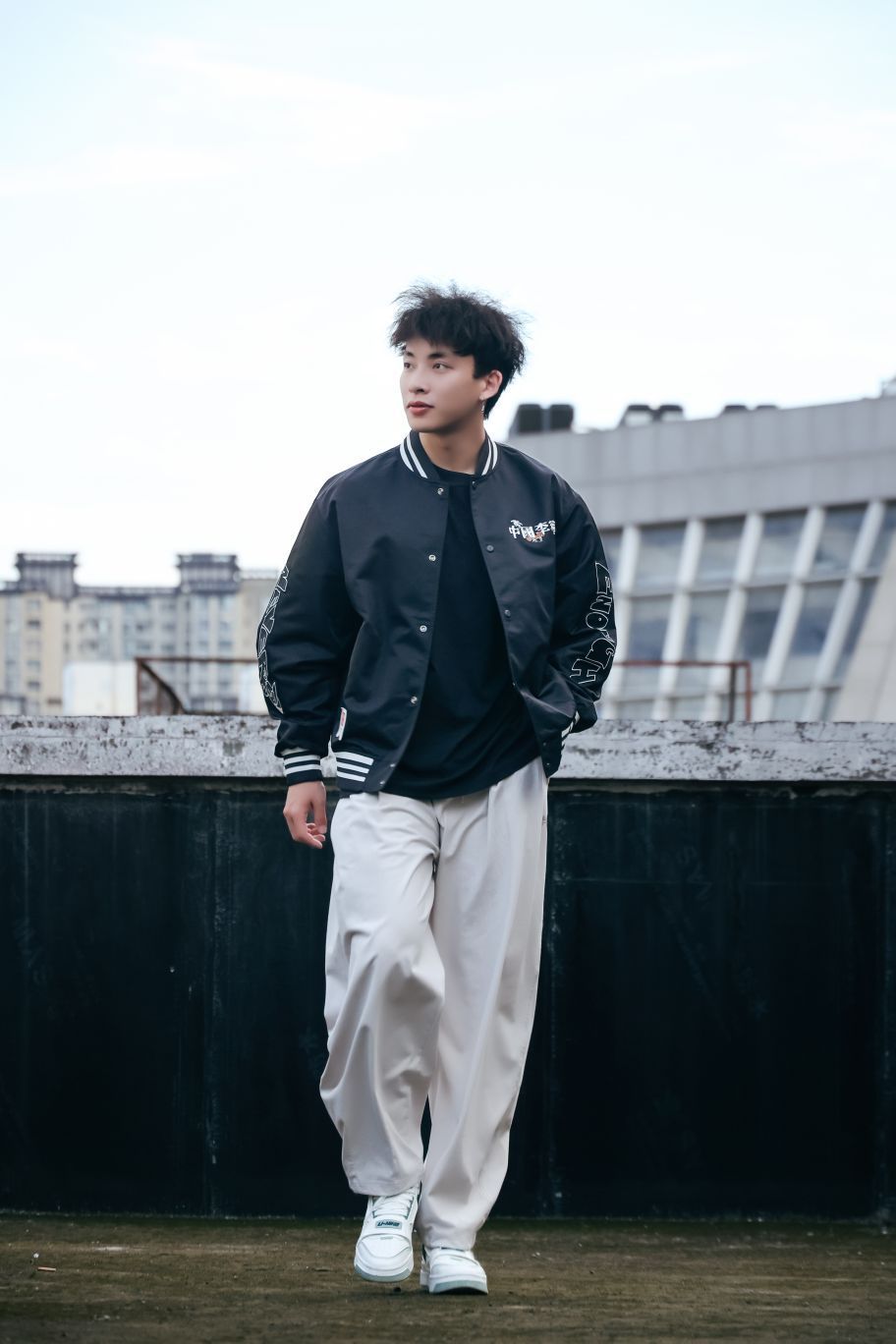 李宁新款棒球服穿搭分享