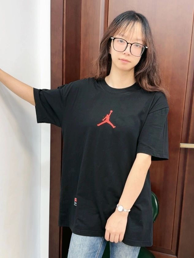 少年感穿搭 白色腕表这样搭配真的很好看啊。
