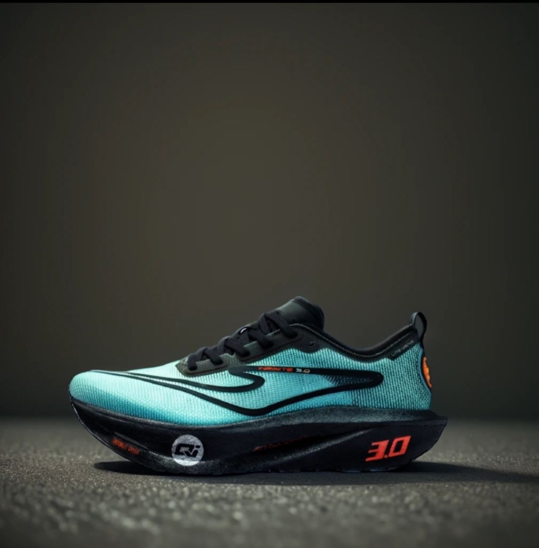 鸿星尔克 芷境3.0 炁科技 全掌碳板 