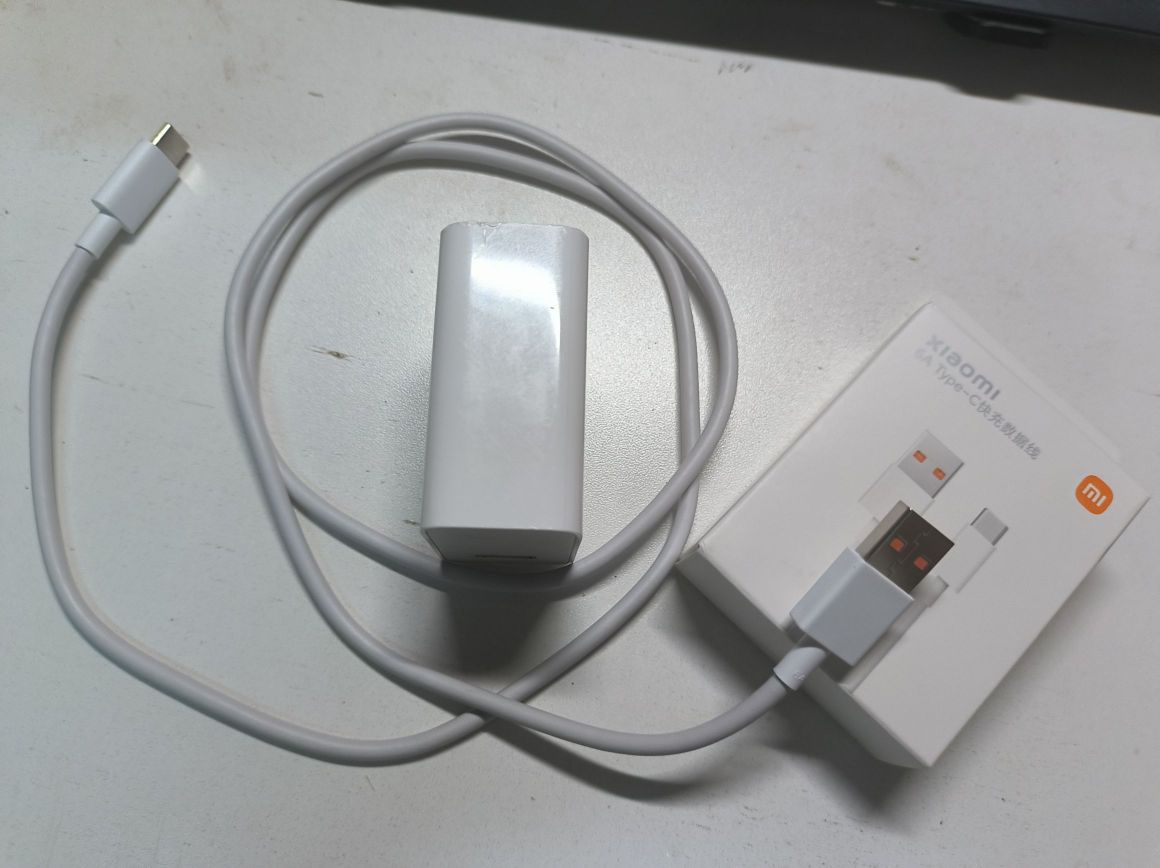 是正品，是原装，是快充，物流速度也嘎嘎快
