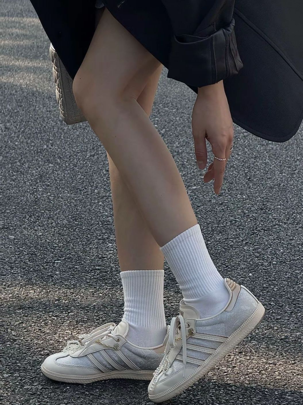 “小香风”吹到了阿迪达斯,宋雨琦同款samba鞋太高级啦~