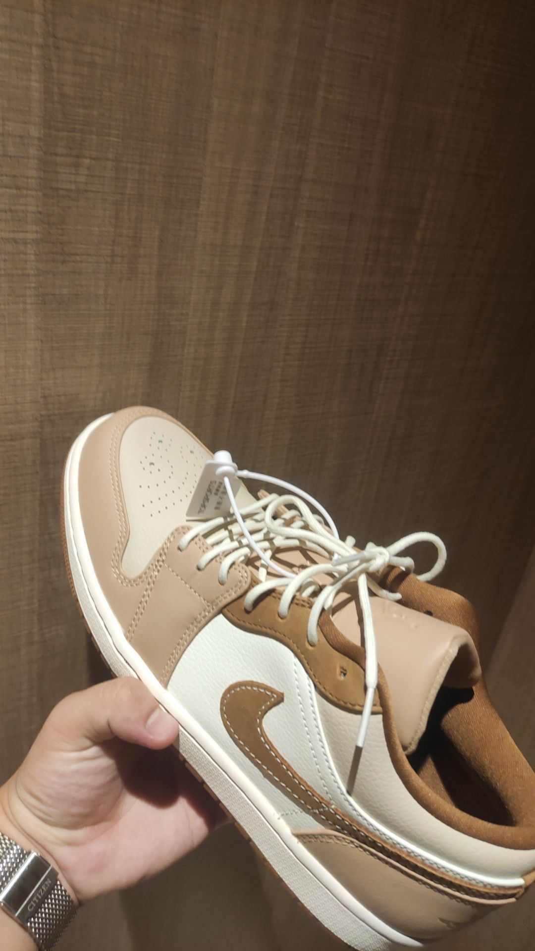 aj1
