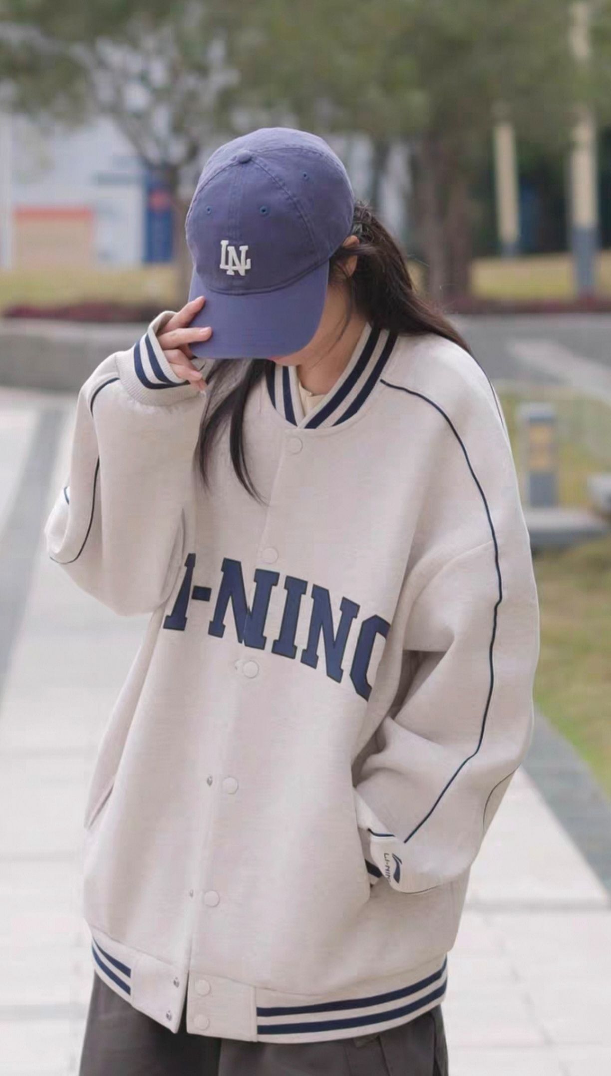 又找到了一件适合我的棒球服