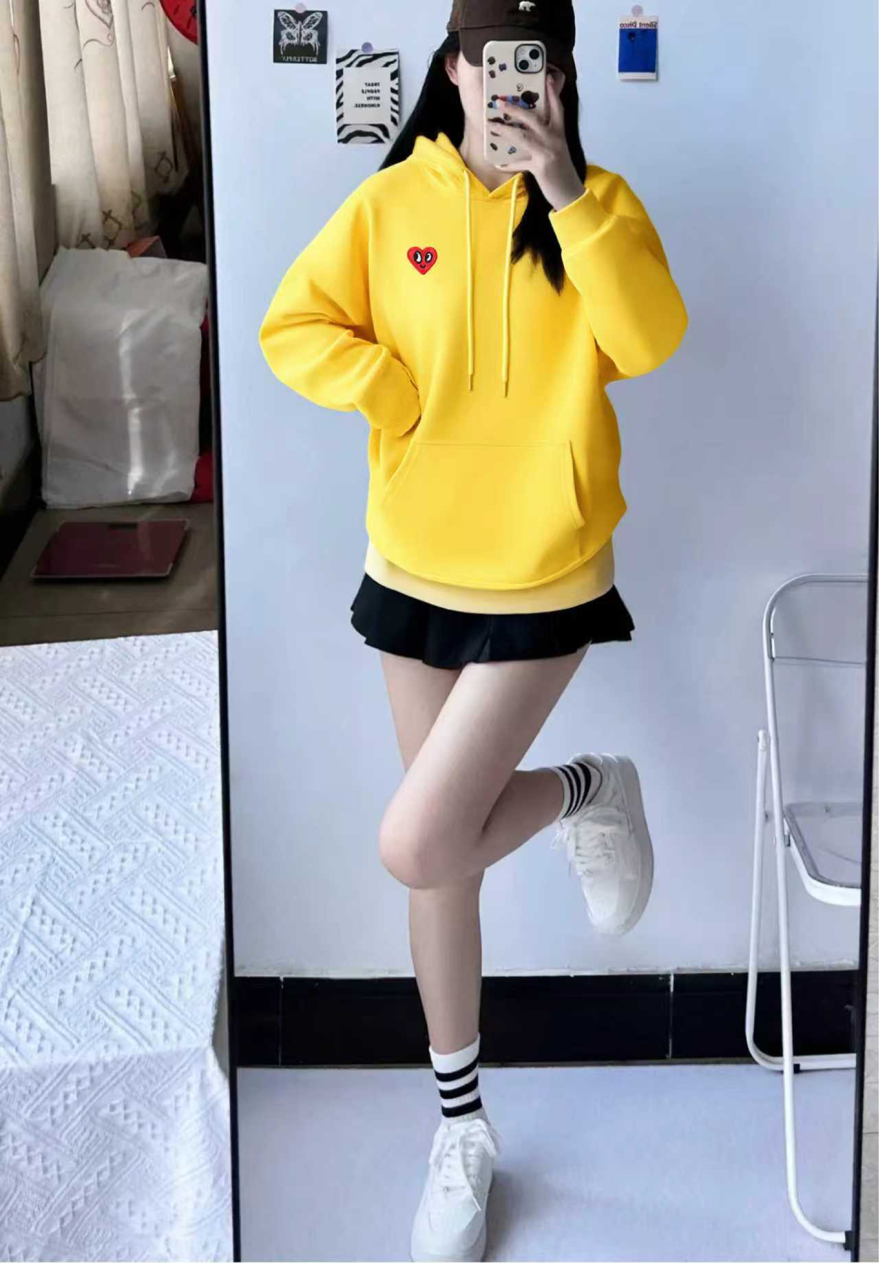 🟡黄色卫衣显活力！查尔斯桃心打破沉闷～