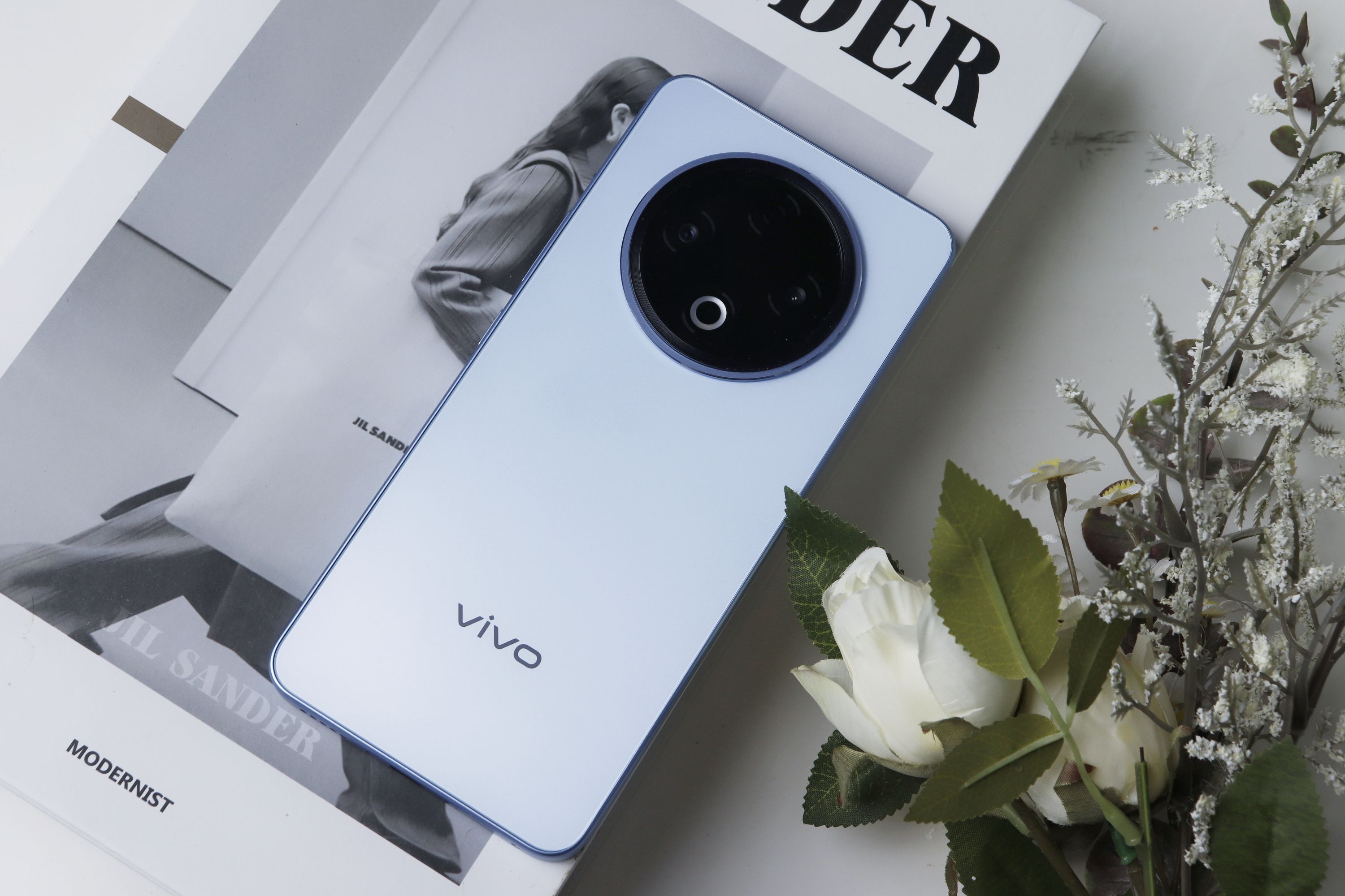 vivo Y500：轻便长续航！