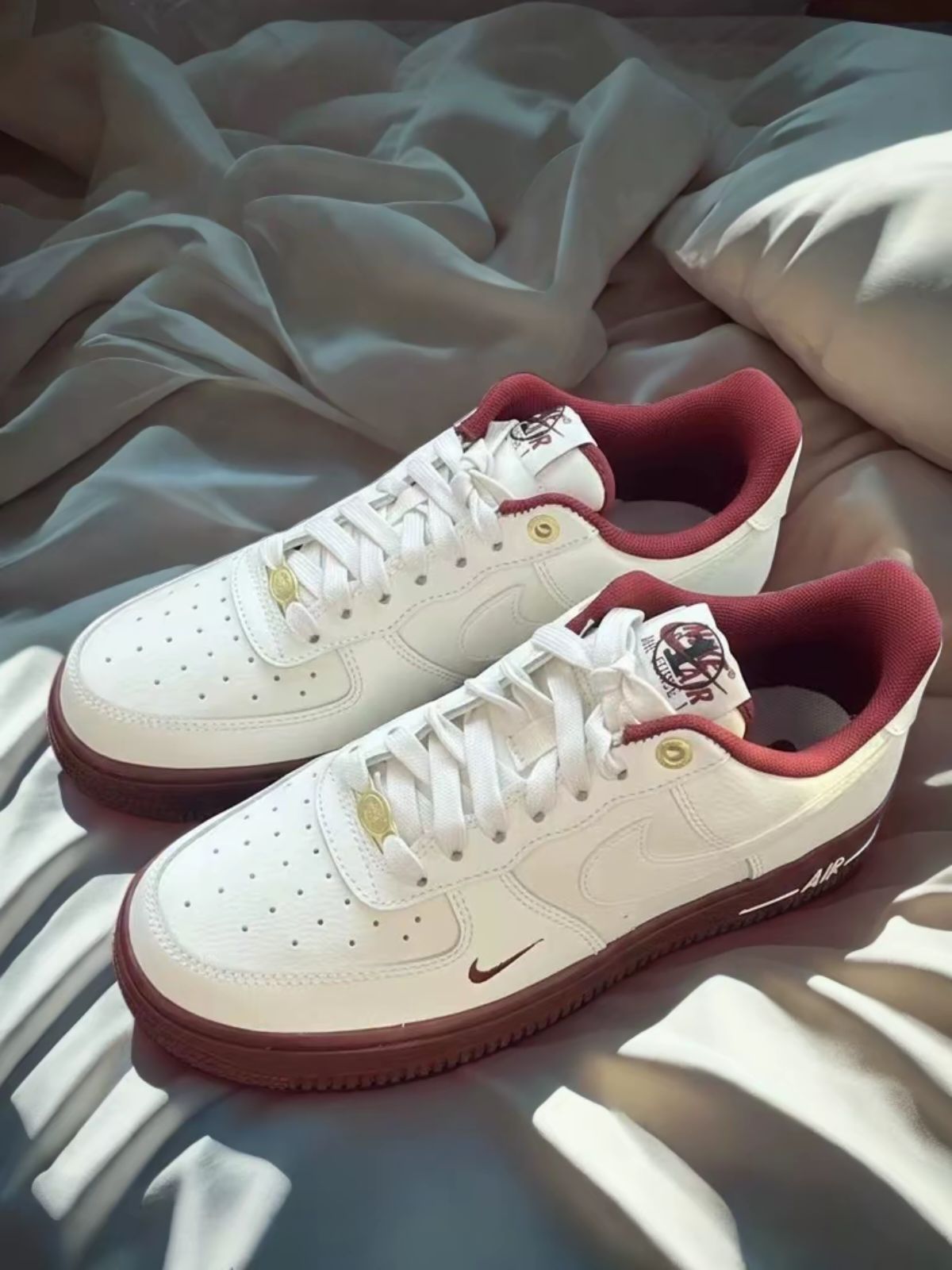 入手这双米白红AF1配色很耐看