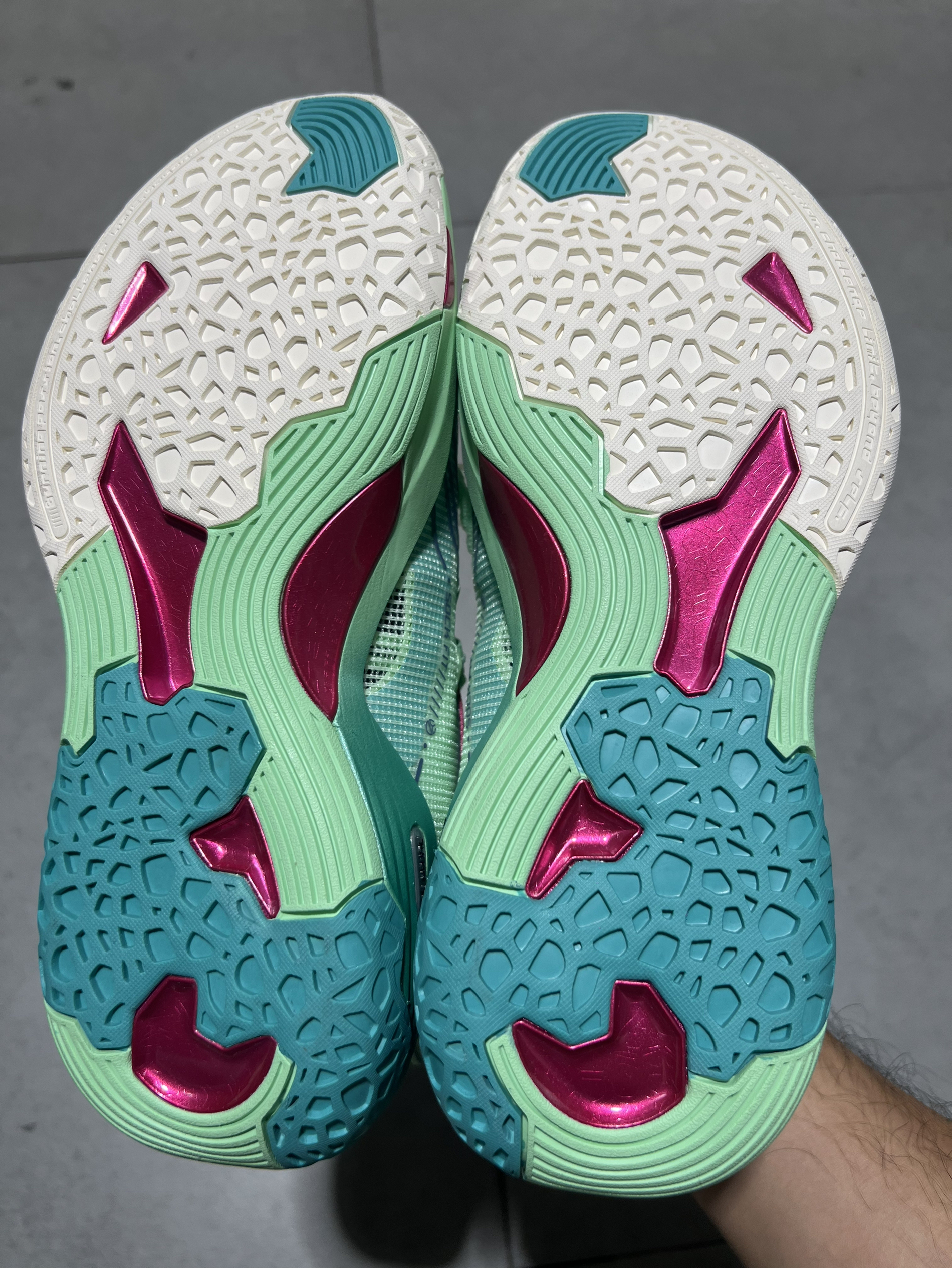 追猎一代绿色实战日记:透底超䨻,优缺点全坦白