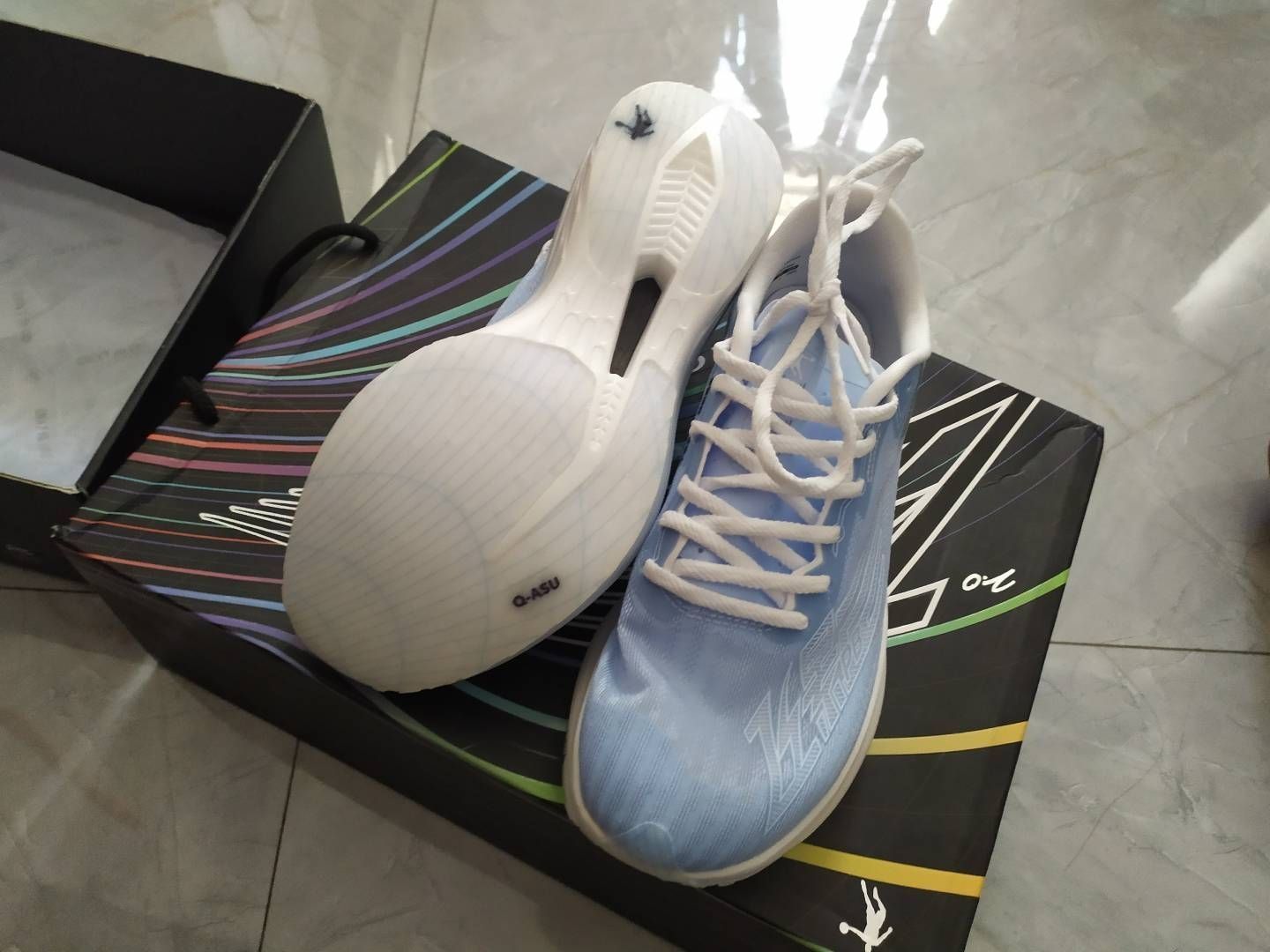 好看👟球鞋名称：

📌是否偏码【偏大/不