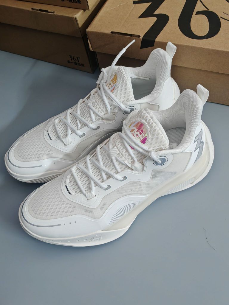 篮球党速来!361°闪耀羽毛白/银白鞋也太绝了吧