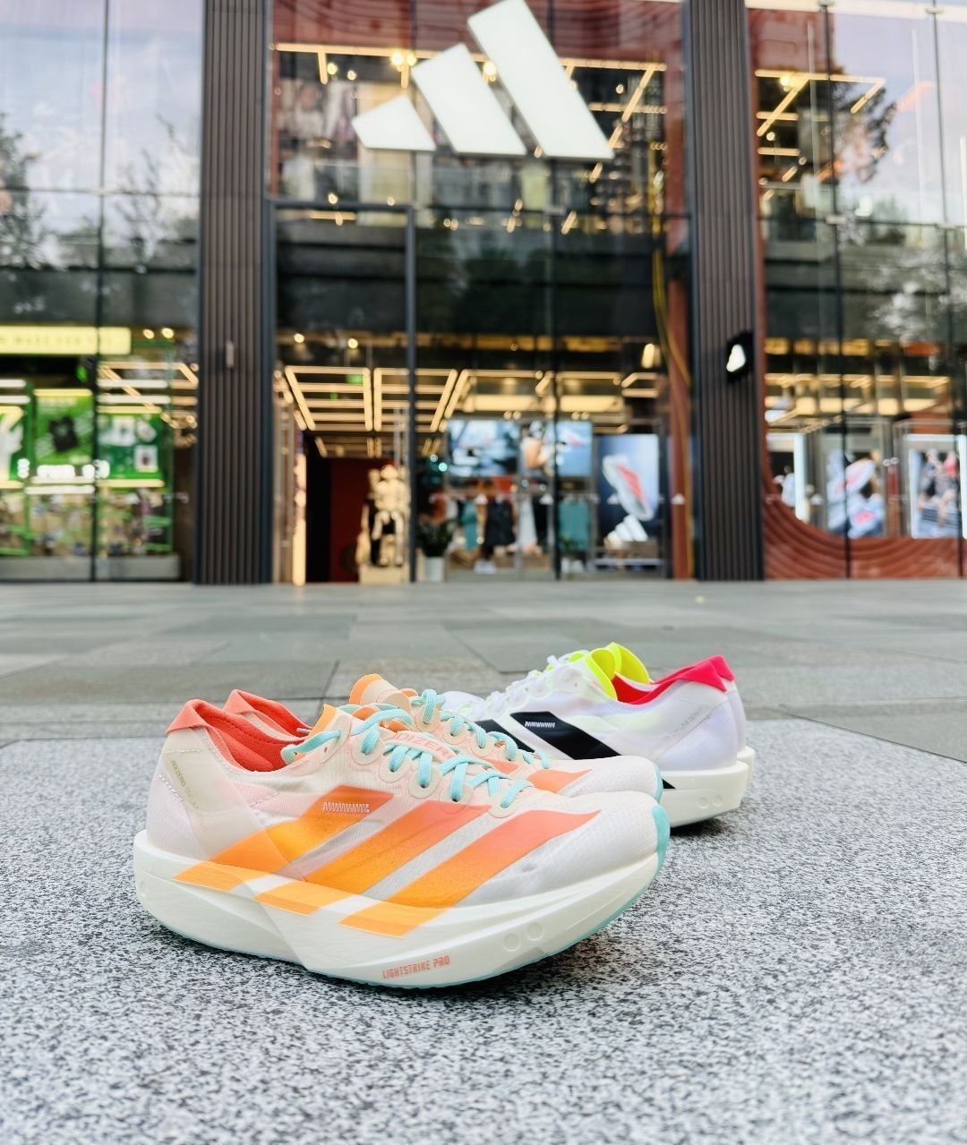 阿迪达斯Takumi sen11 最强薄底竞速