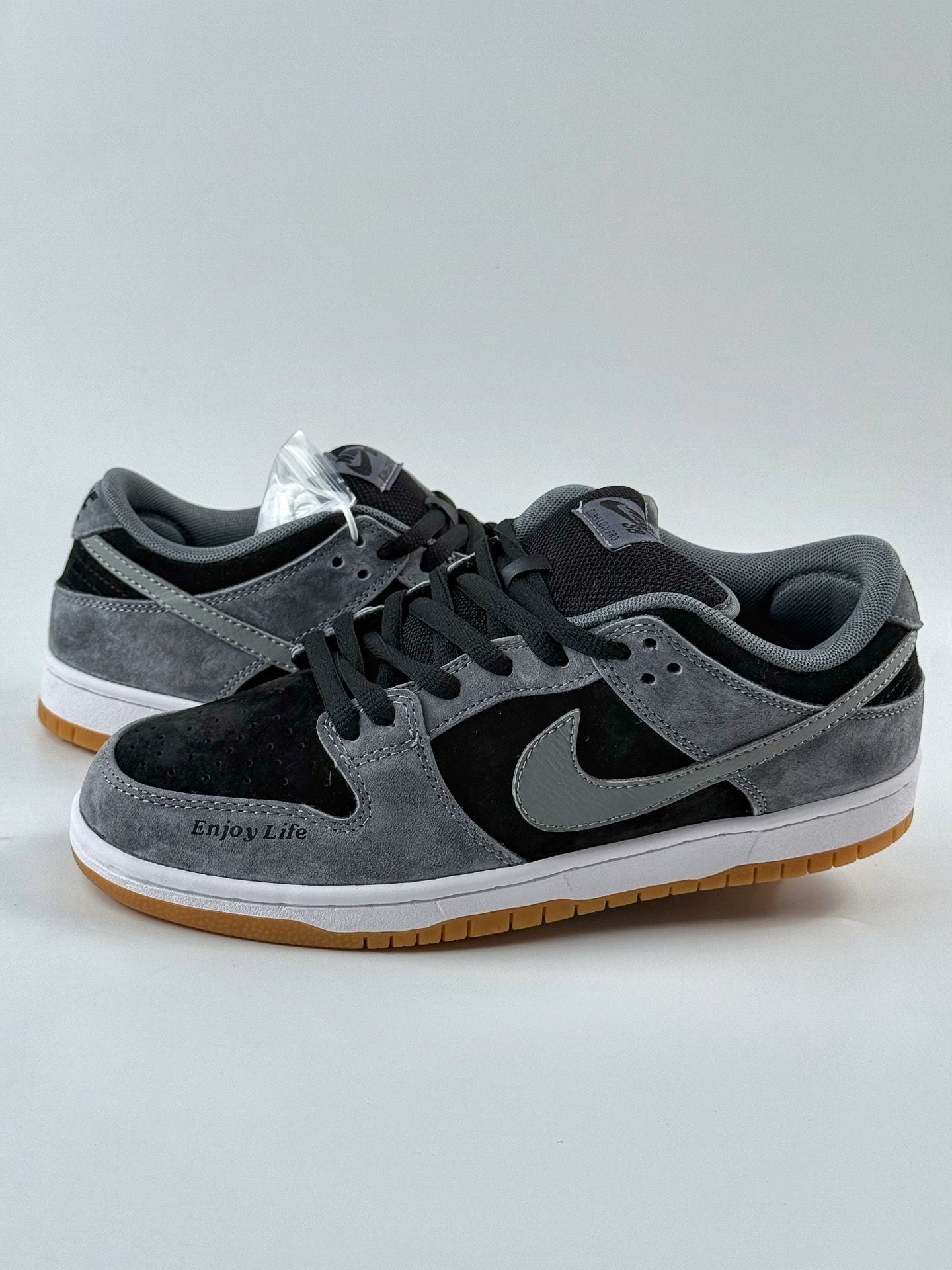 🔥Nike SB Dunk Low“Enjoy Life”:潮流与态度的双重暴击!