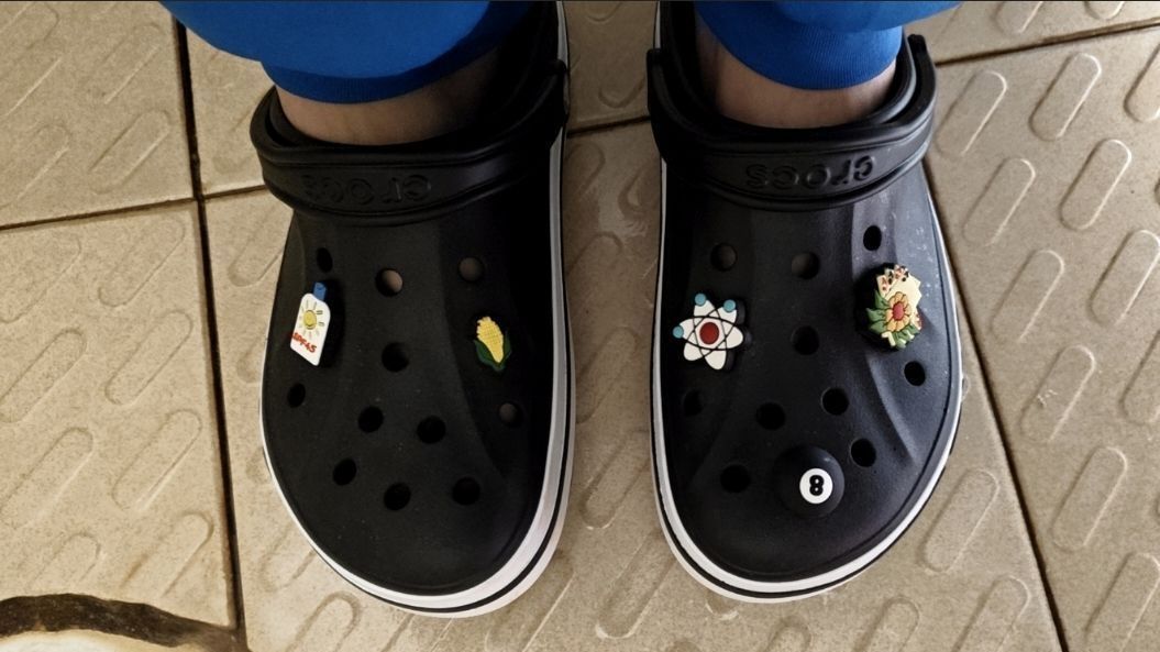 常评卡骆驰洞洞拖