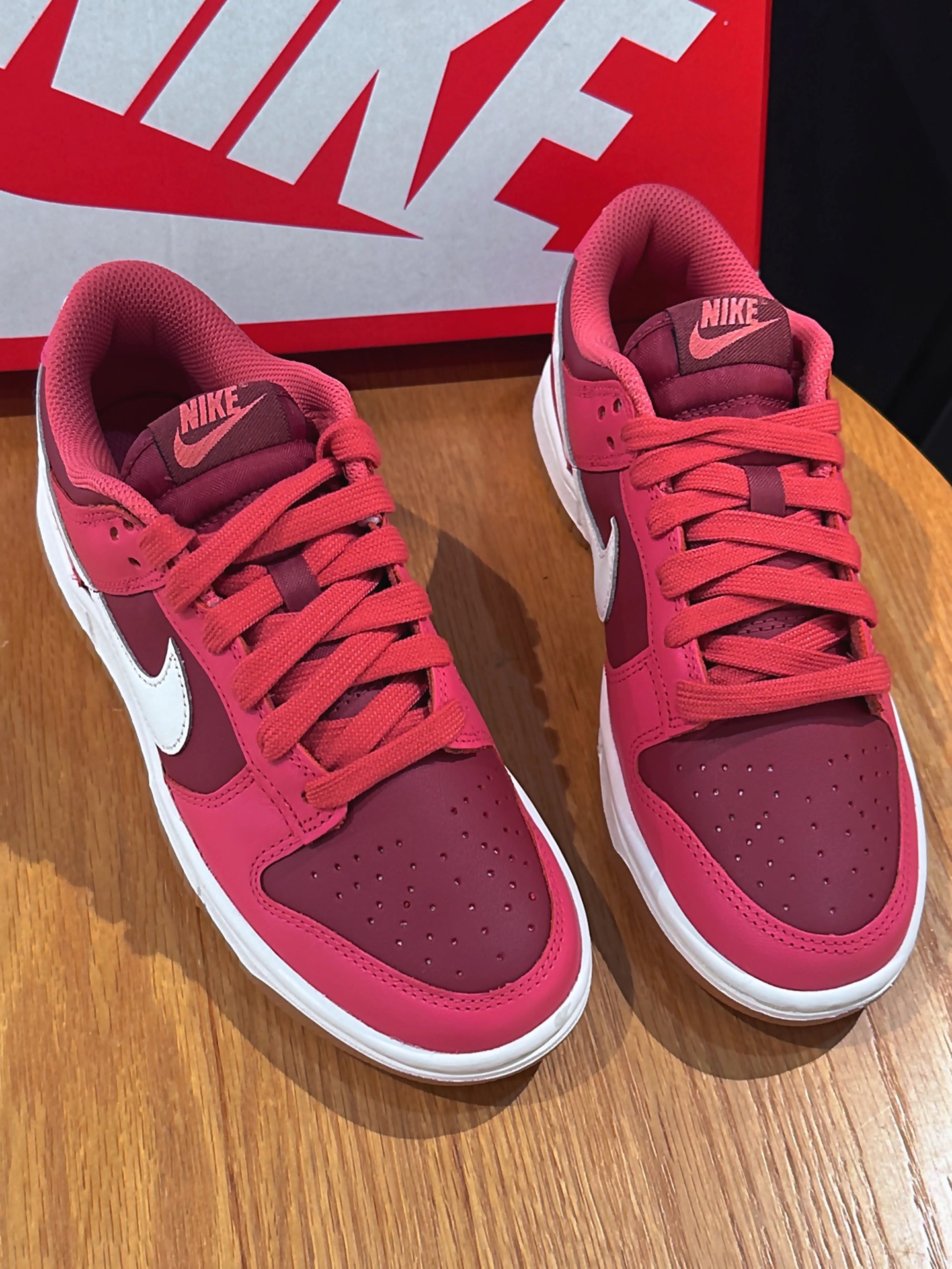 今天穿什么|戳心的草莓Dunk来啦!