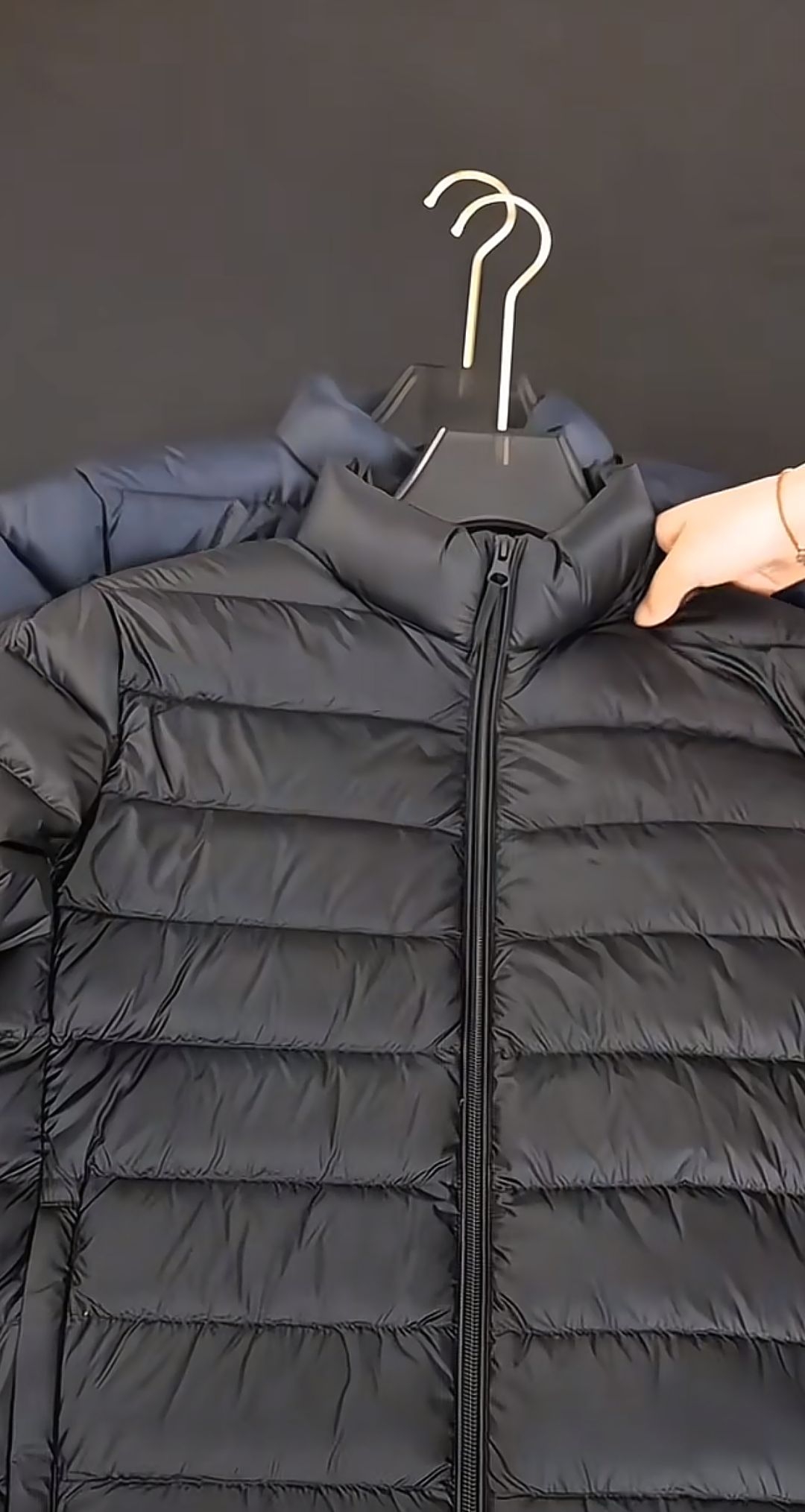 真维斯这件羽绒服太好穿！轻量不压身，充绒