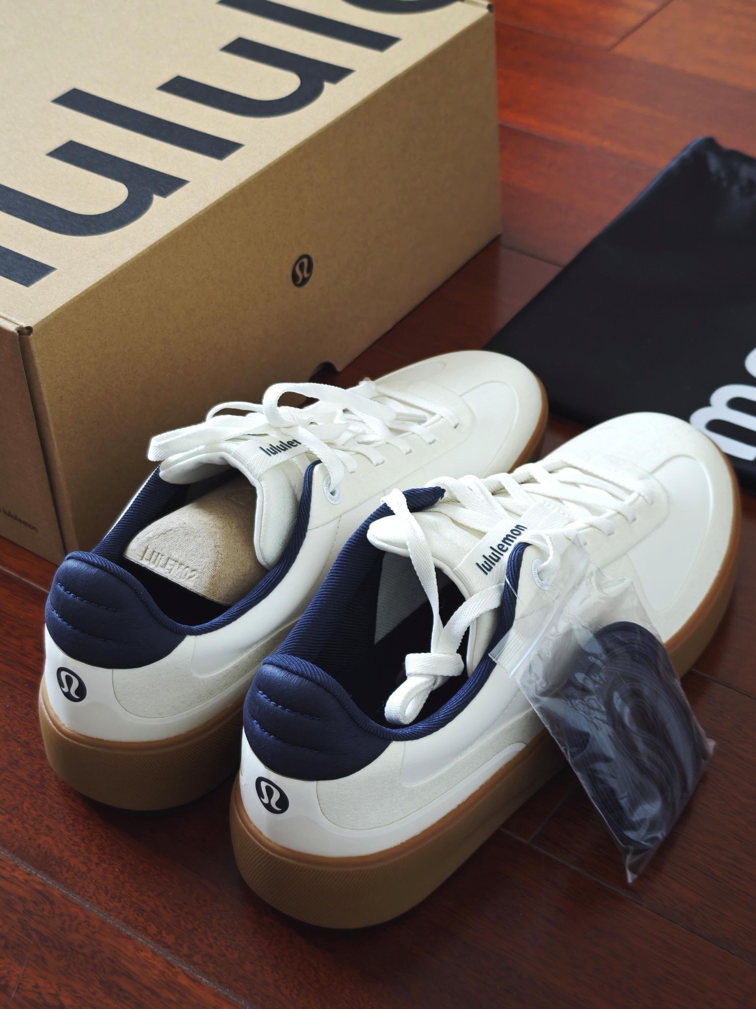 《lululemon这双鞋杀疯了!奶白+生胶底,通勤出街都被问爆链接》