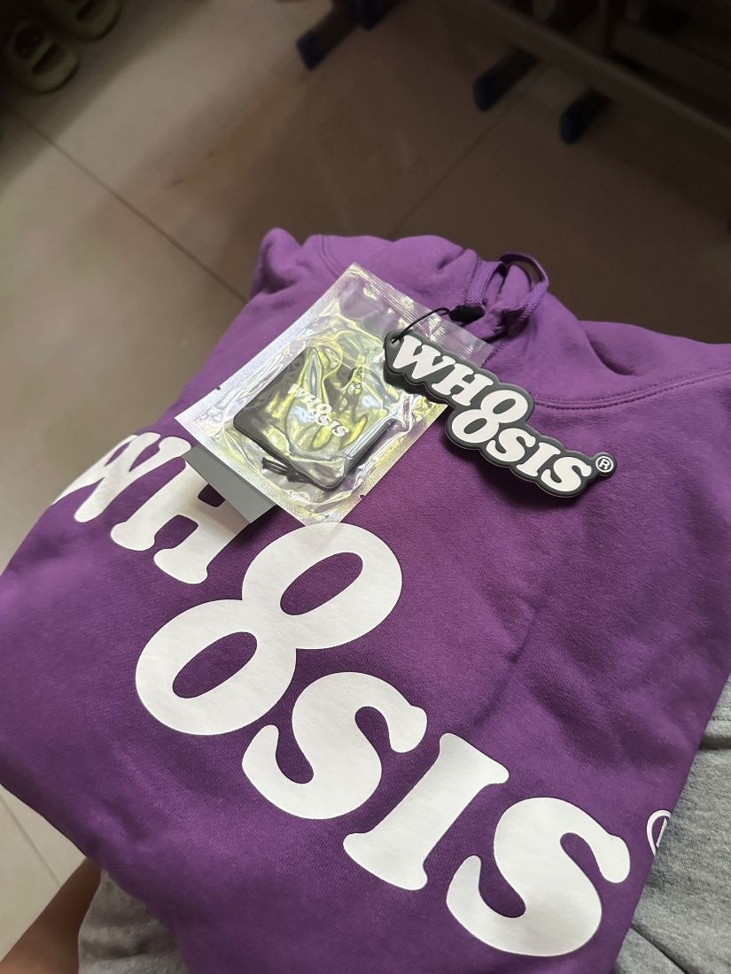 王鹤棣同款！WHOOSIS幻影字母连帽卫衣｜美式松弛感紫调潮品