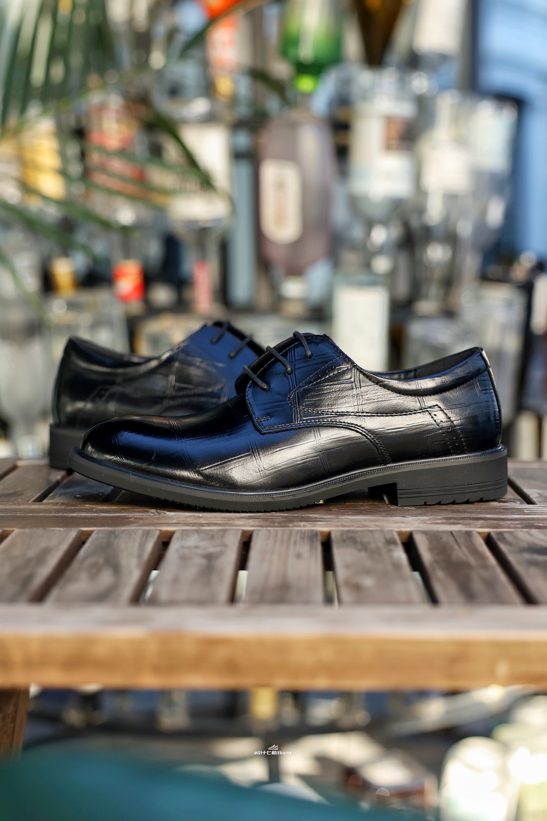 冬季型男穿搭秘籍：这双皮鞋风度温度全都有，商务休闲轻松切换