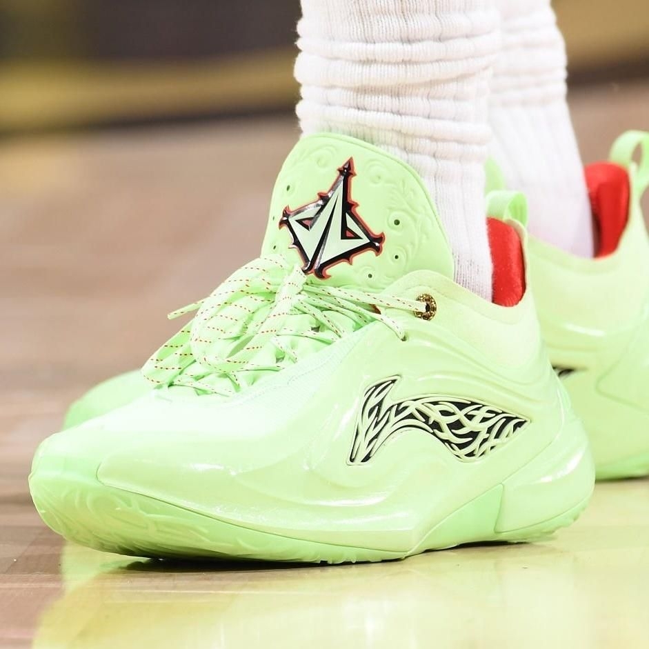 今日NBA球星上脚(11.25)