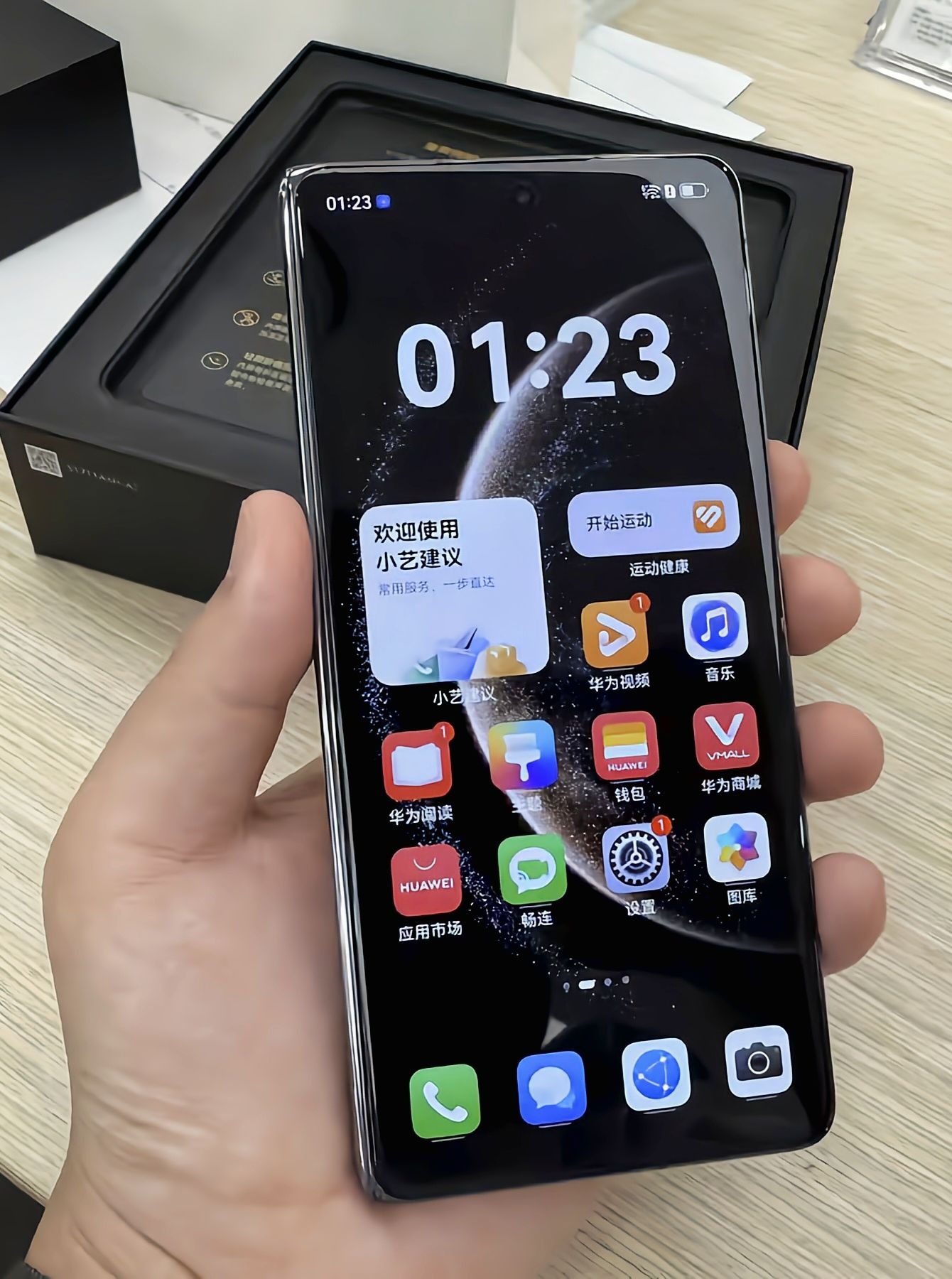 Mate X6,一台折叠屏的自我修养,实用主义的最佳代表,轻松应对各种场合!