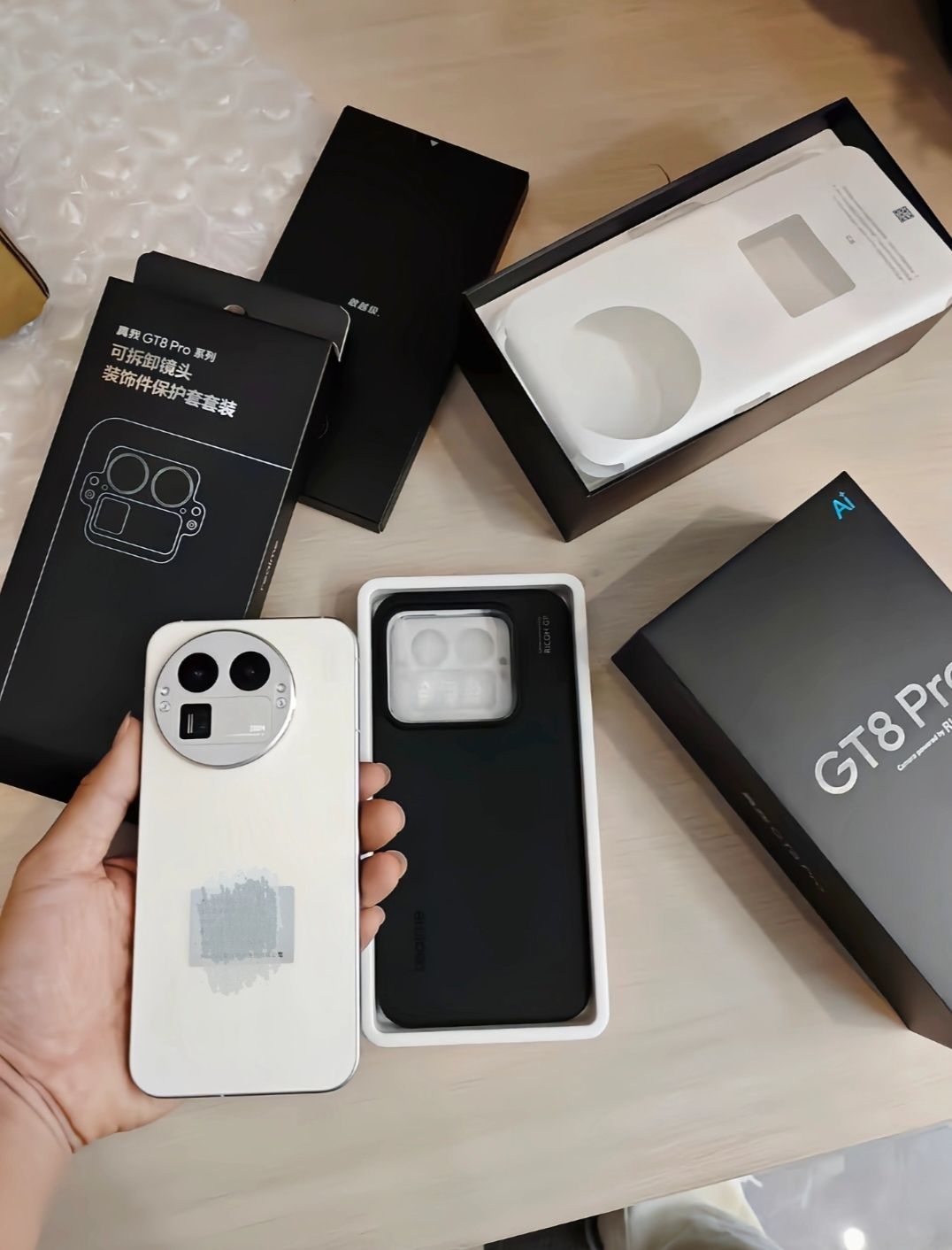 和你们一起拆箱真我GT8 Pro！这些细节你注意到了吗？