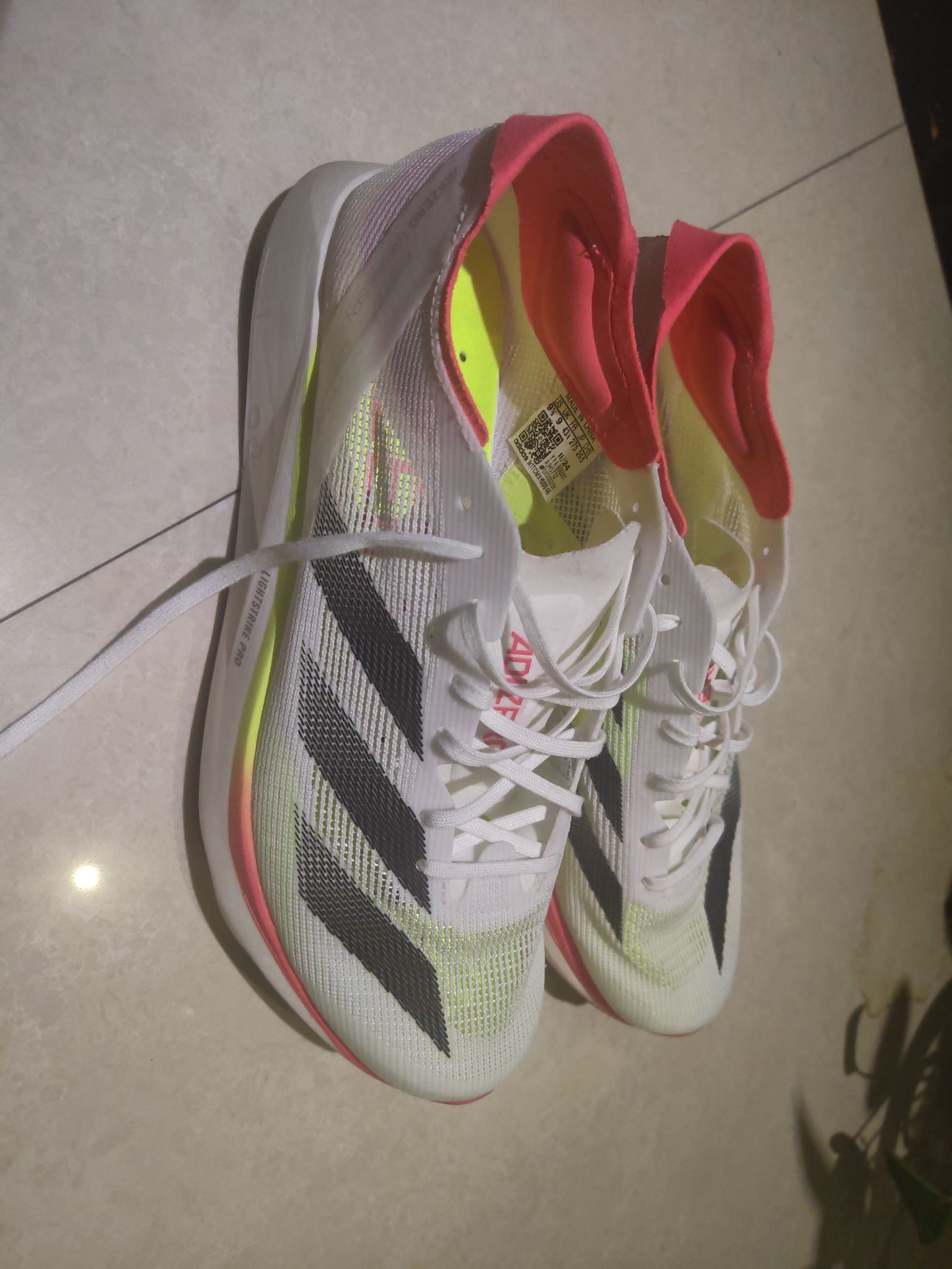 收到货了！孩子穿上很高兴！