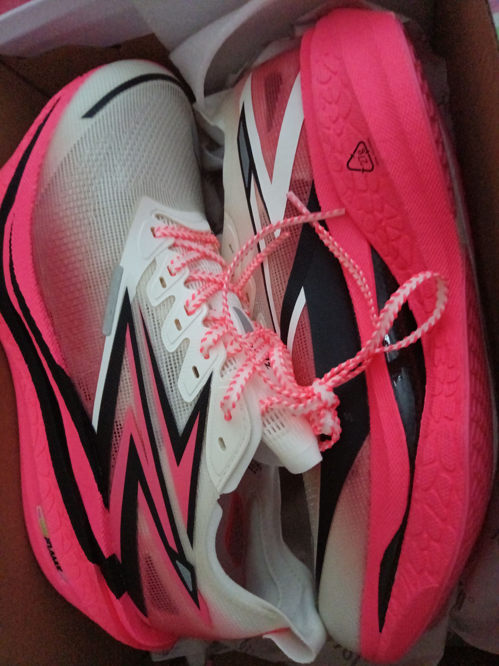 361度飞燃4.5跑鞋