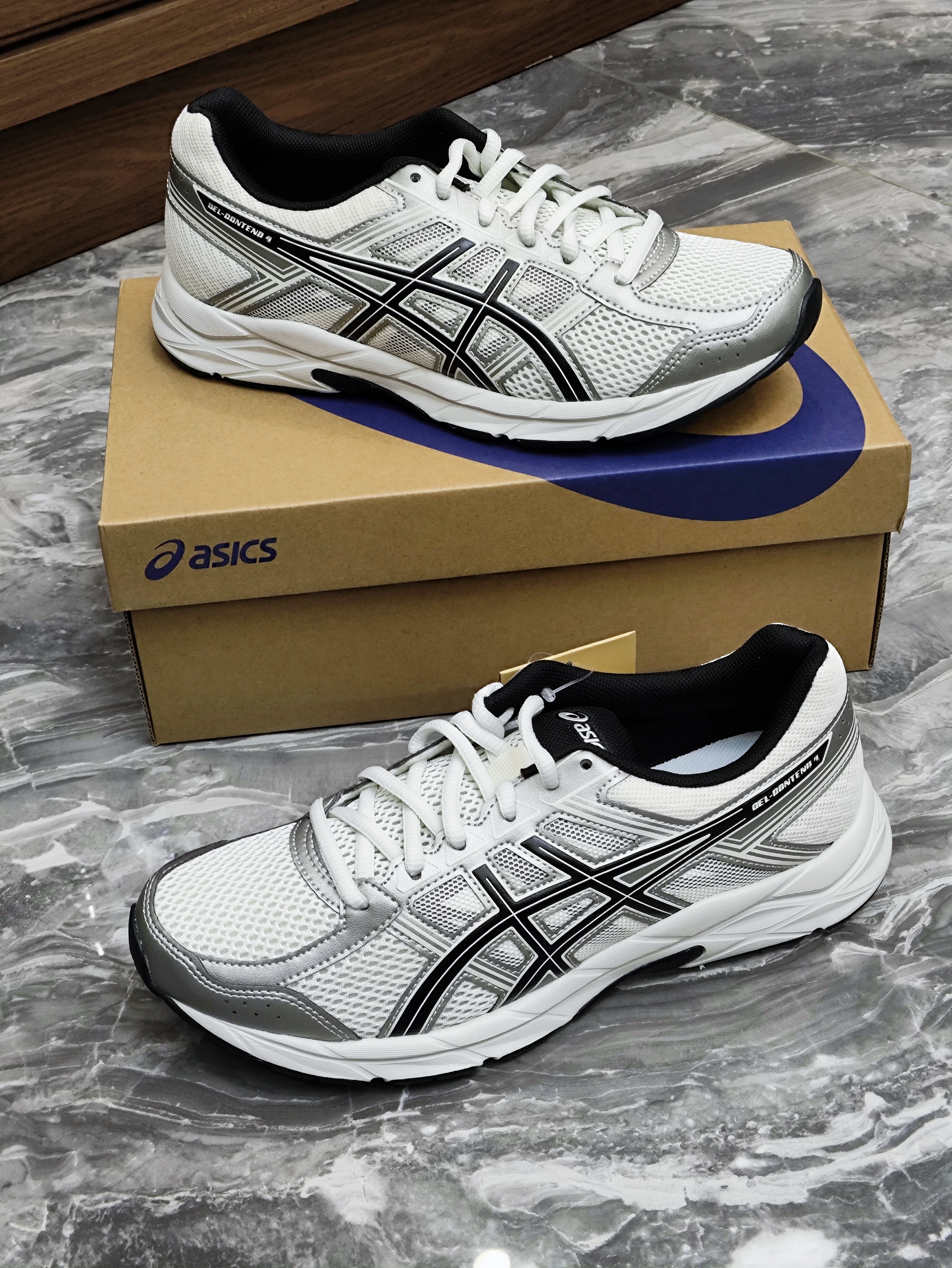 随手拍！这双亚瑟士跑鞋承包了我所有日常