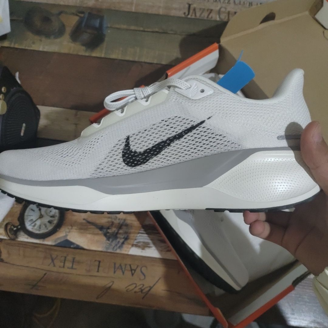 👟球鞋名称：

📌是否偏码【偏大/不偏码