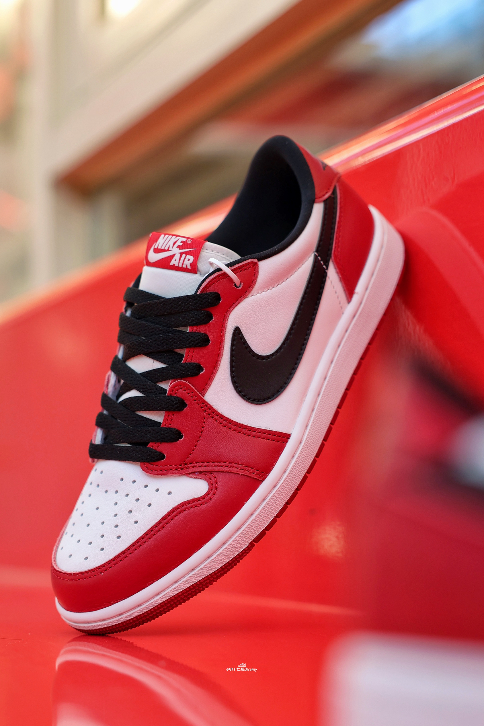 新鞋零时差 |经典回归!AJ1芝加哥低帮