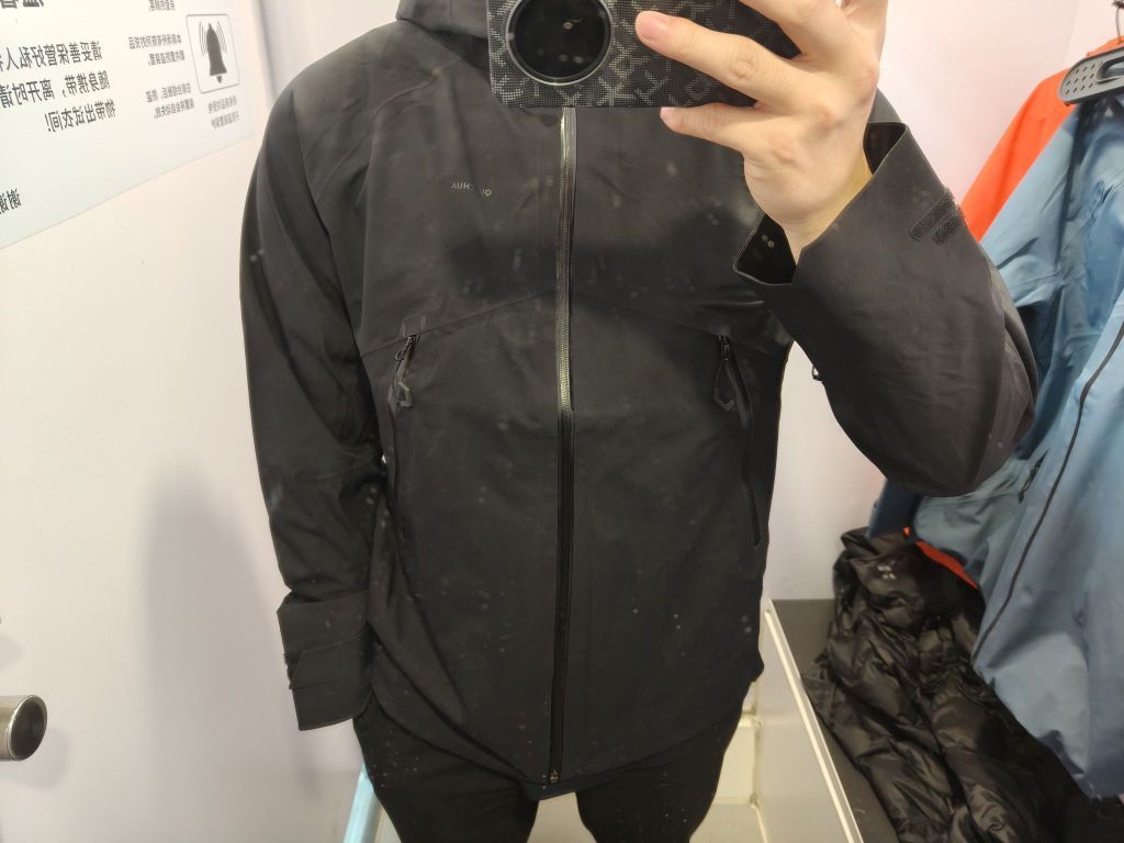 林小宅同款曜石黑冲锋衣
