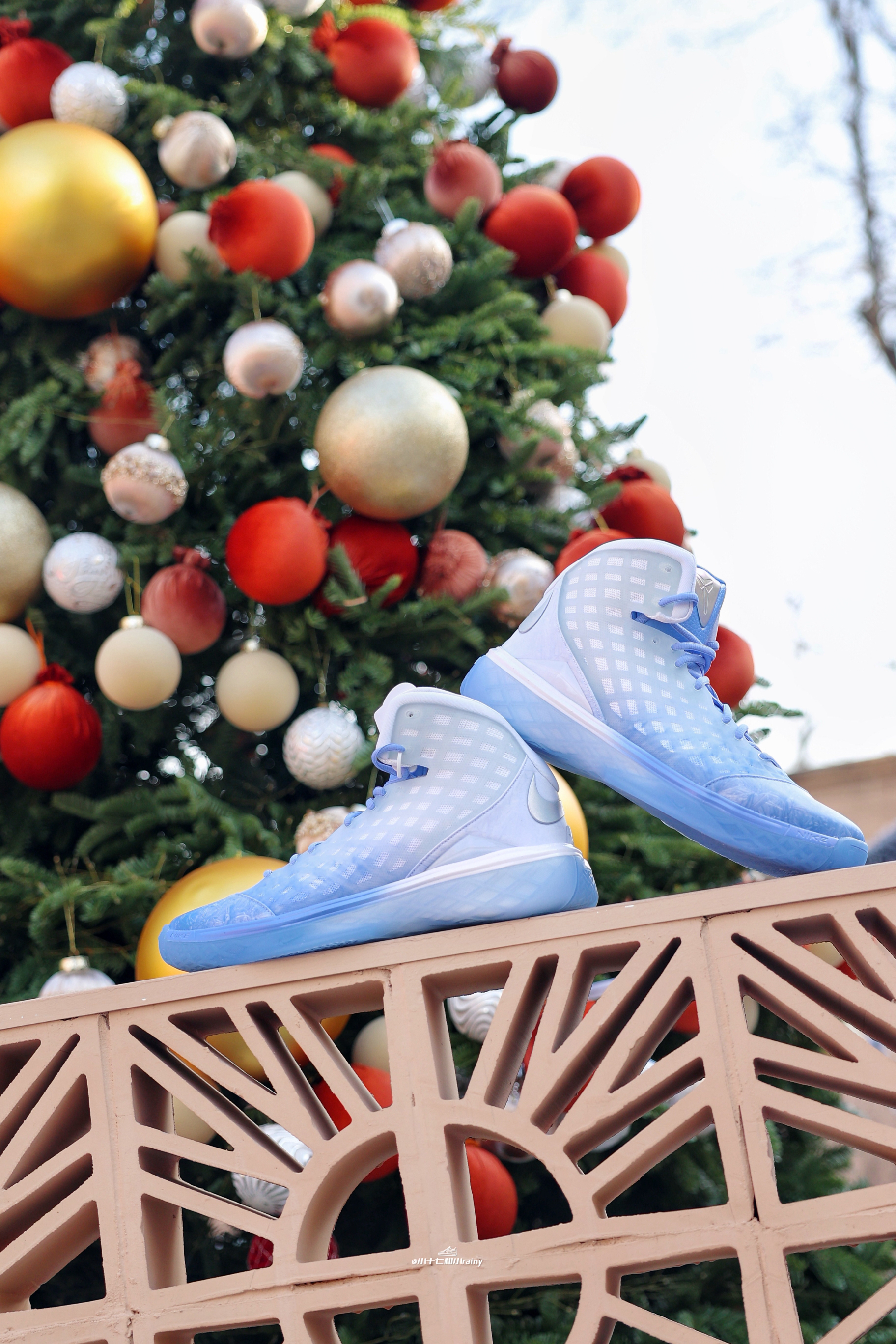 圣诞氛围拉满的球鞋 | Kobe 3 Protro 圣诞限定