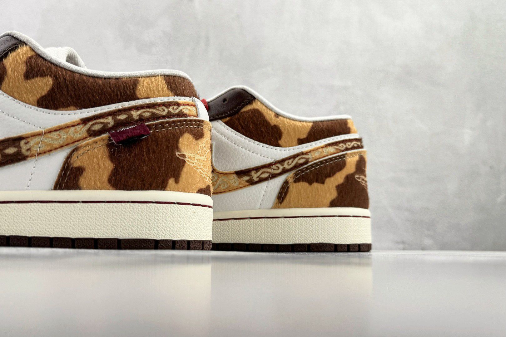 救命!这双Nike Air Jordan 1 Low简直把豹纹玩出高级感新高度!